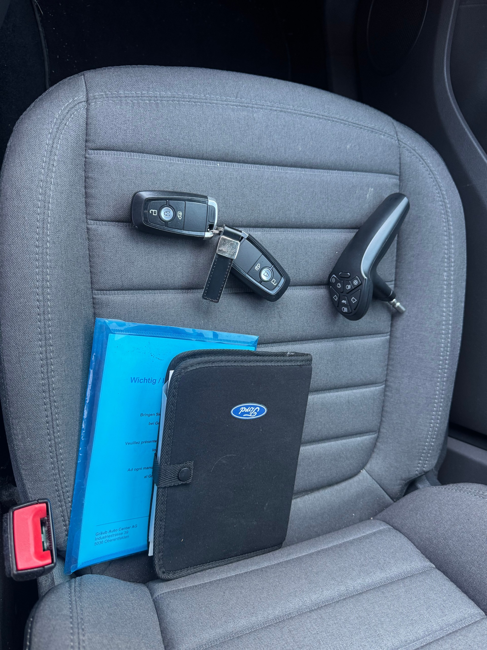 FORD Grand Tourneo Connect 1.5 EcoBlue Trend-image-9