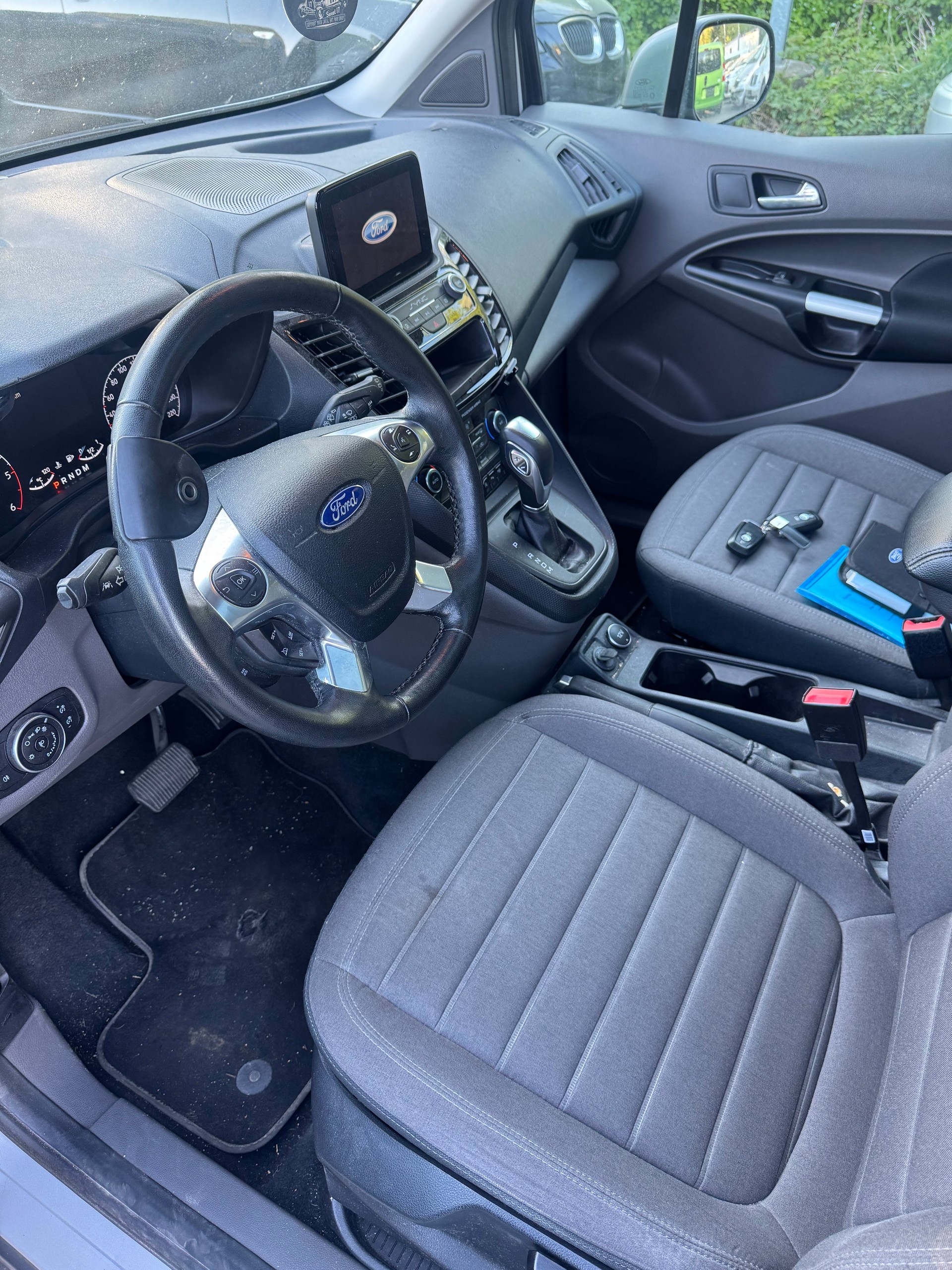 FORD Grand Tourneo Connect 1.5 EcoBlue Trend-image-6