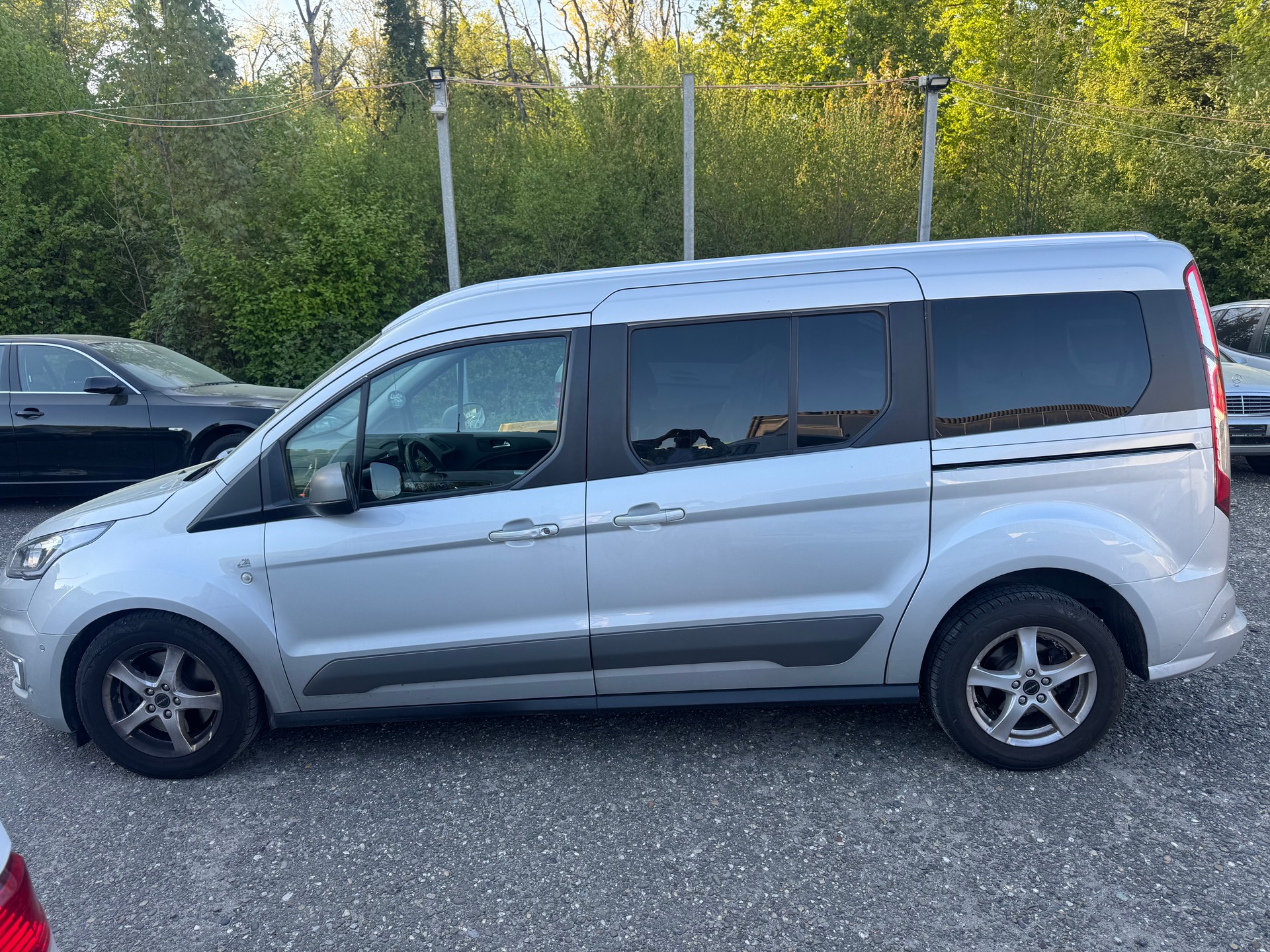 FORD Grand Tourneo Connect 1.5 EcoBlue Trend-image-5