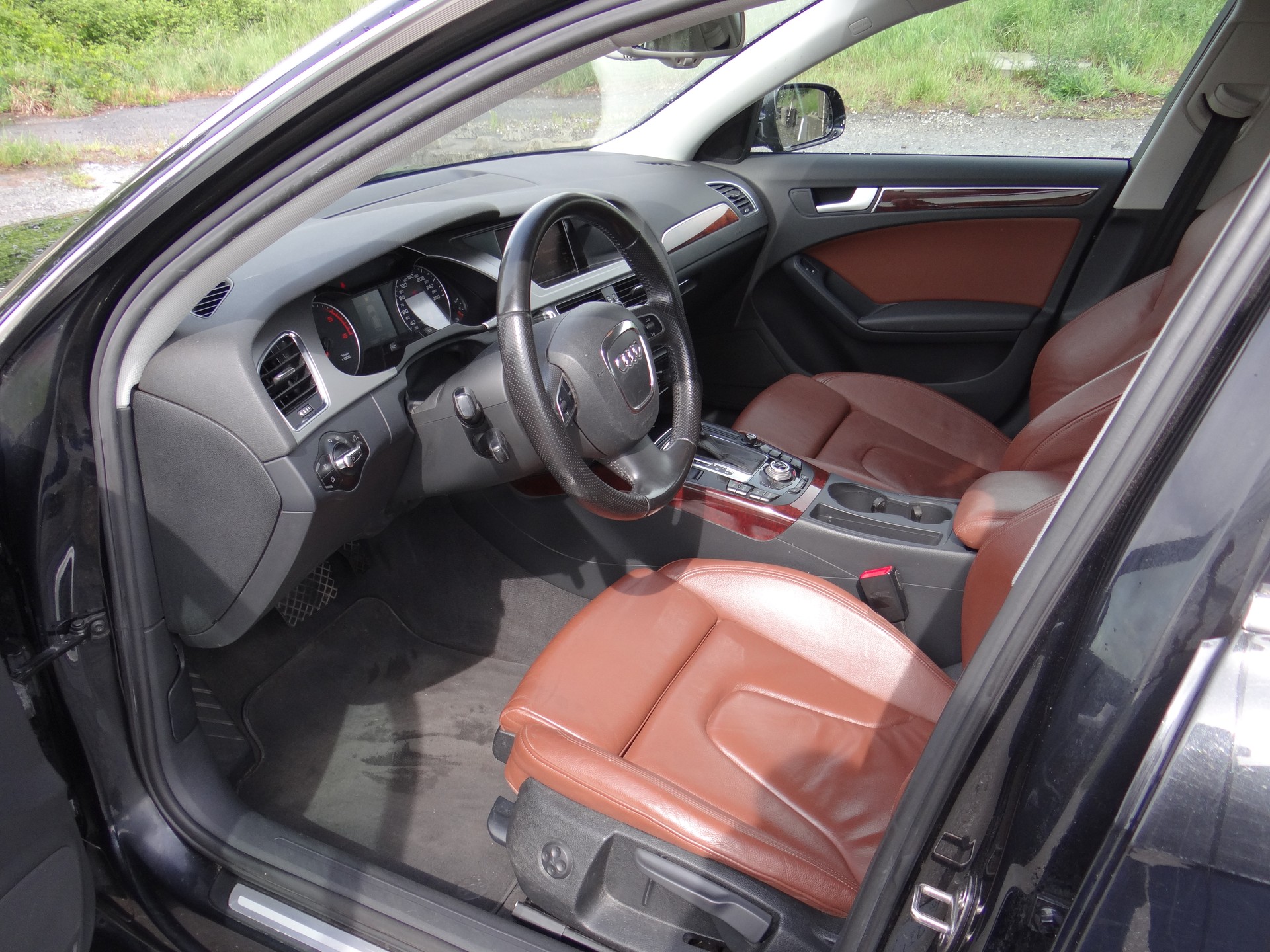 AUDI A4 Avant 2.0 TDI multitronic-image-9