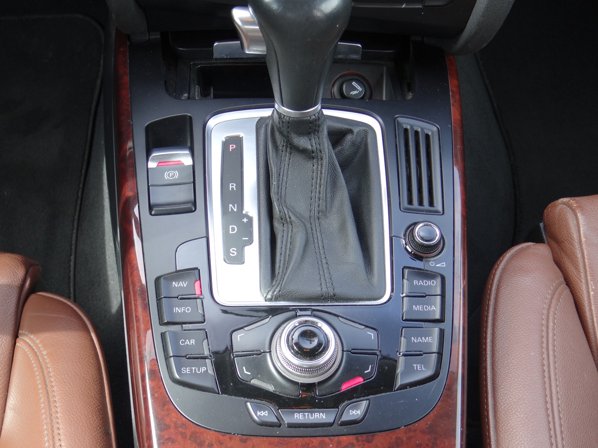 AUDI A4 Avant 2.0 TDI multitronic-image-18