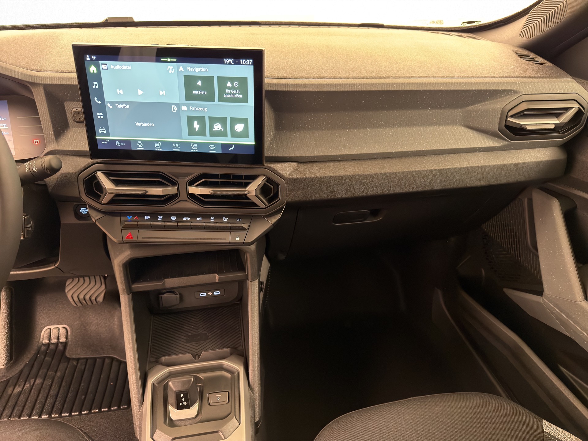 DACIA Duster 1.8 Hybrid Journey-image-9