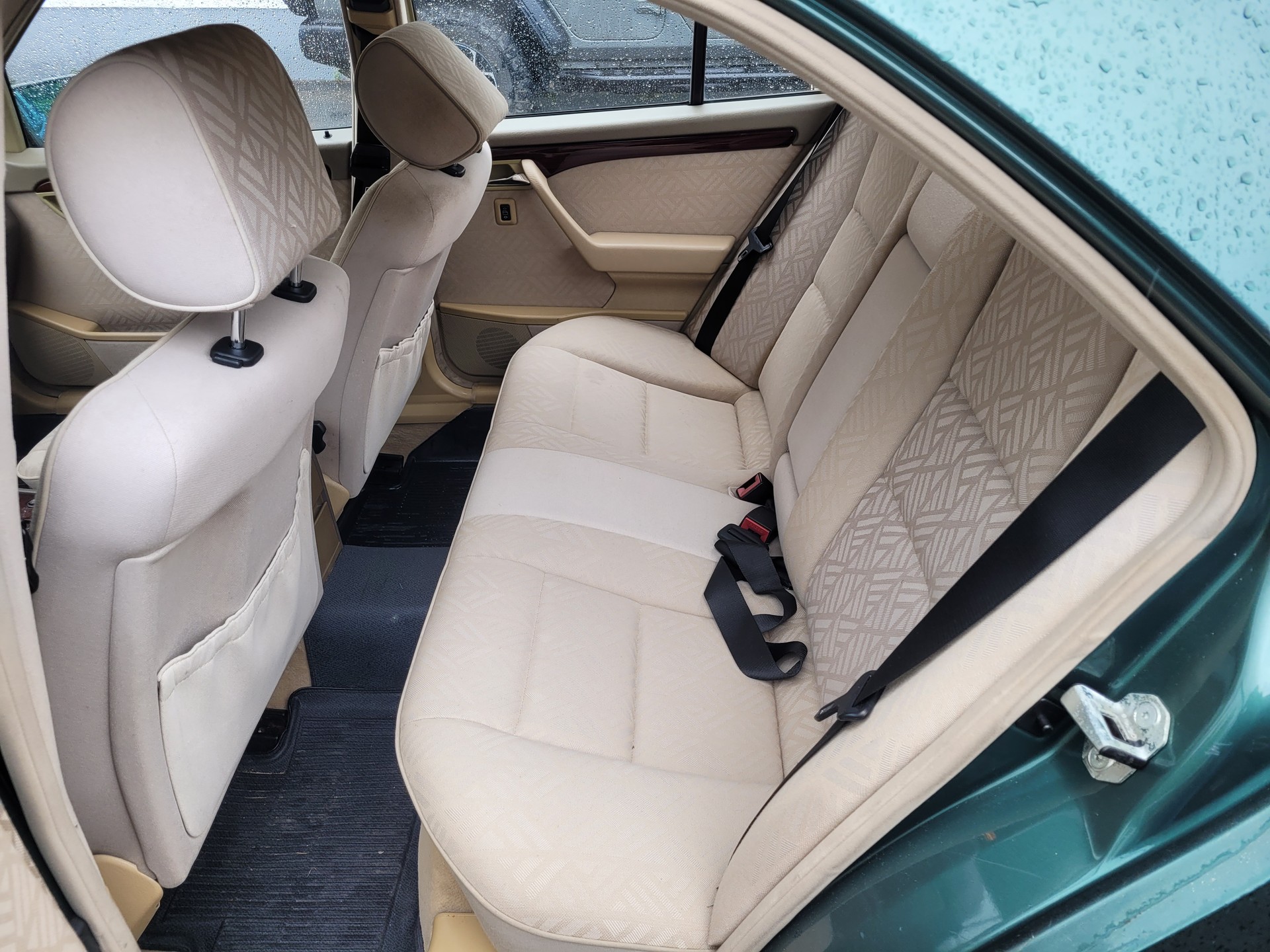 MERCEDES-BENZ C 200 Elégance-image-8