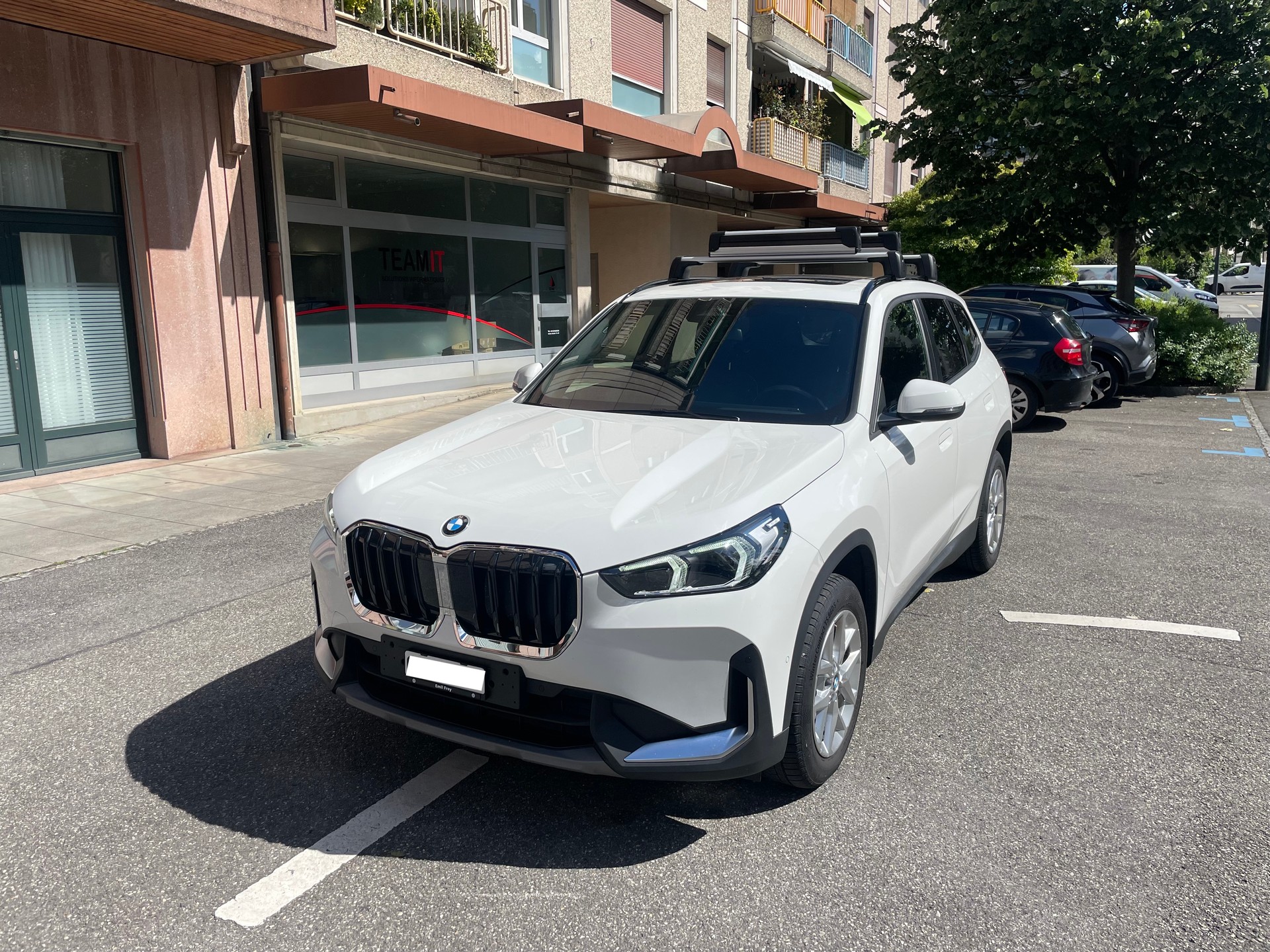 BMW 18i sDrive-image-4