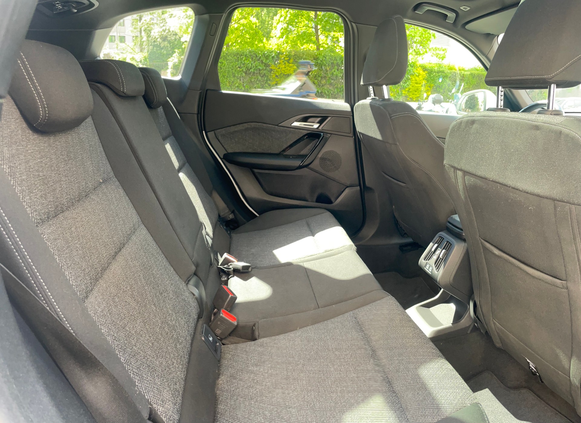 BMW 18i sDrive-image-8