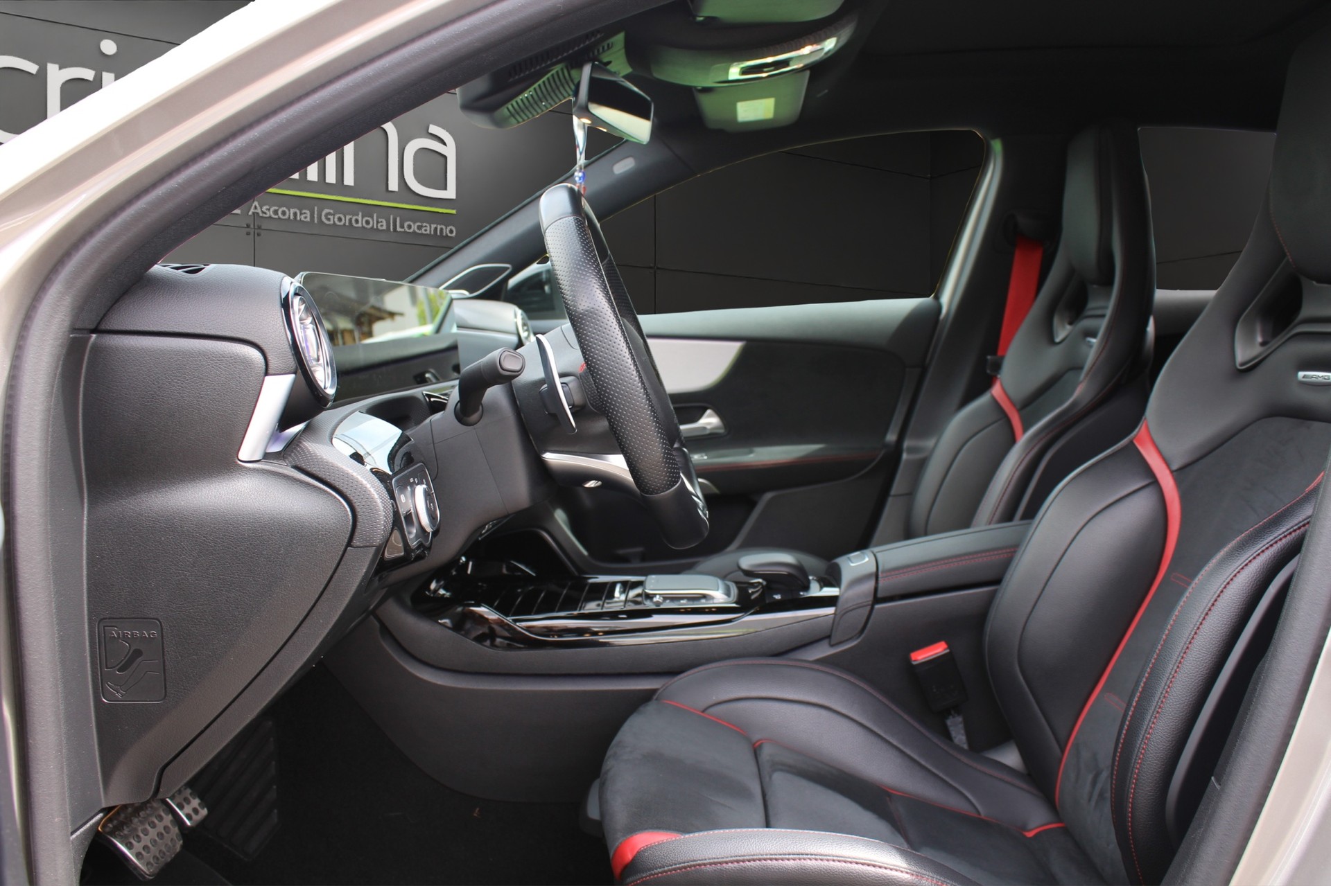MERCEDES-BENZ A 35 AMG 4matic-image-6