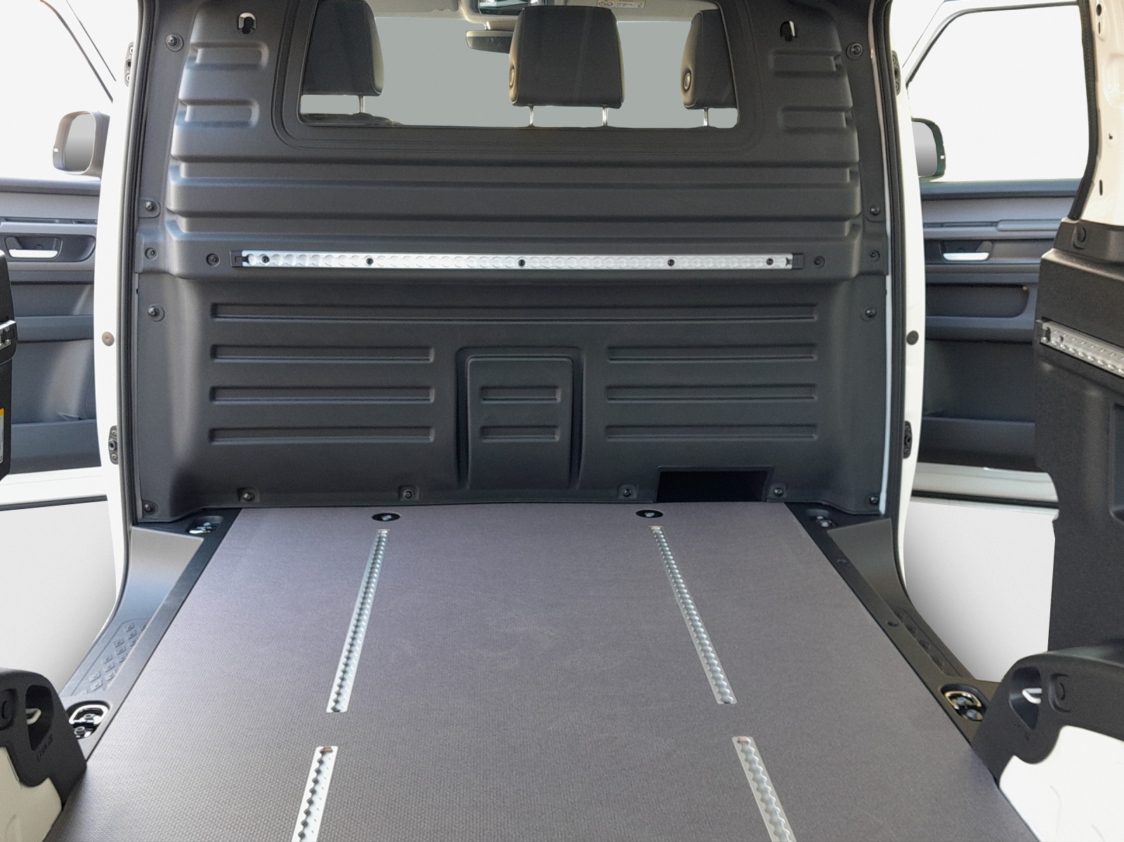 VW ID. Buzz Cargo 4Motion-image-15