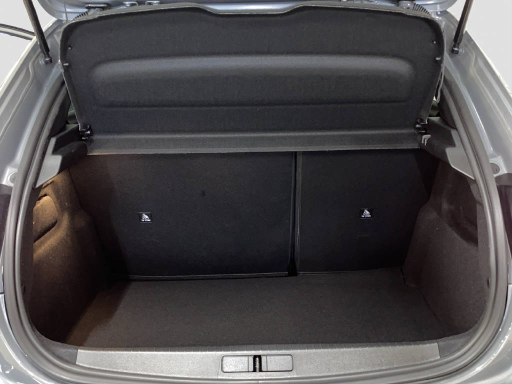 PEUGEOT 208 1.2 Hybrid 145 GT-image-13