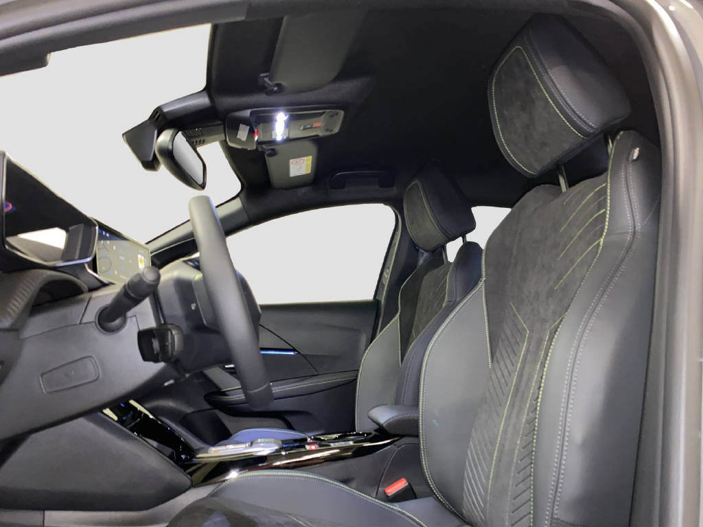 PEUGEOT 208 1.2 Hybrid 145 GT-image-6