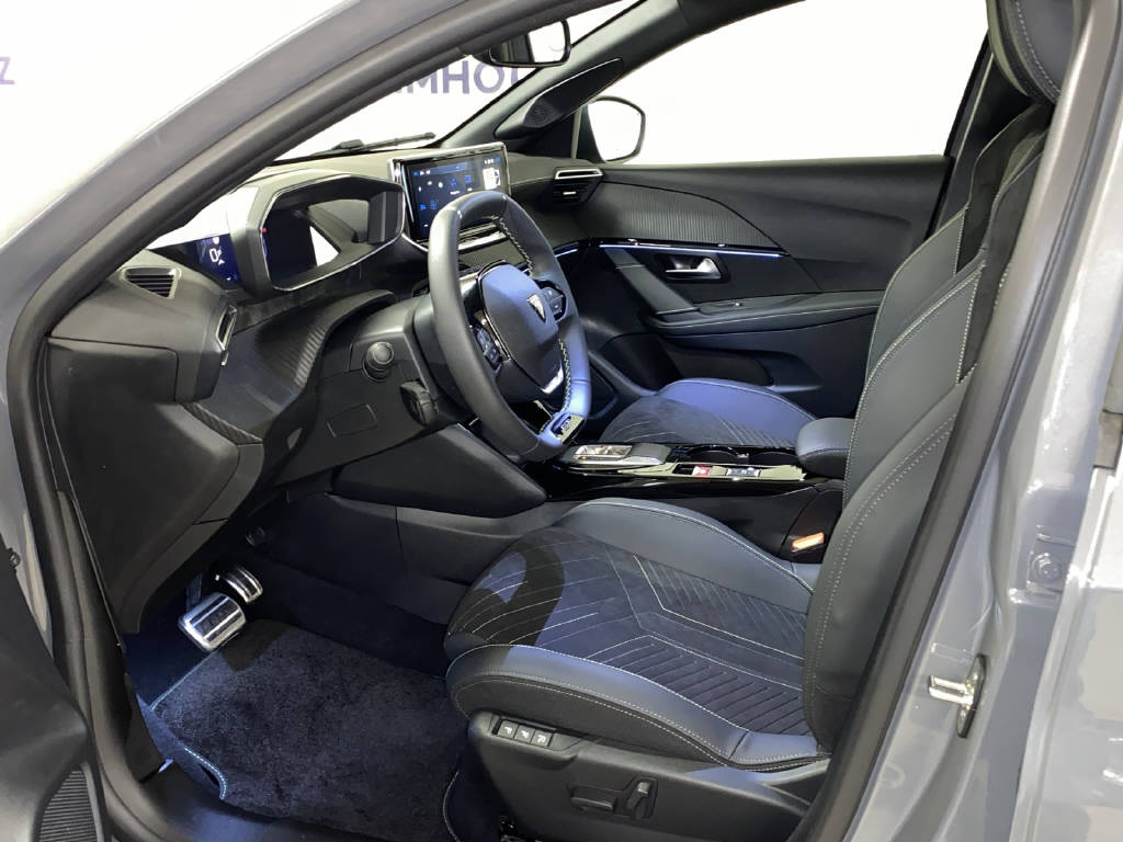 PEUGEOT 208 1.2 Hybrid 145 GT-image-14