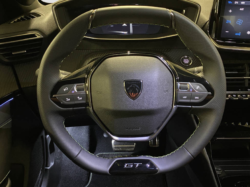 PEUGEOT 208 1.2 Hybrid 145 GT-image-7