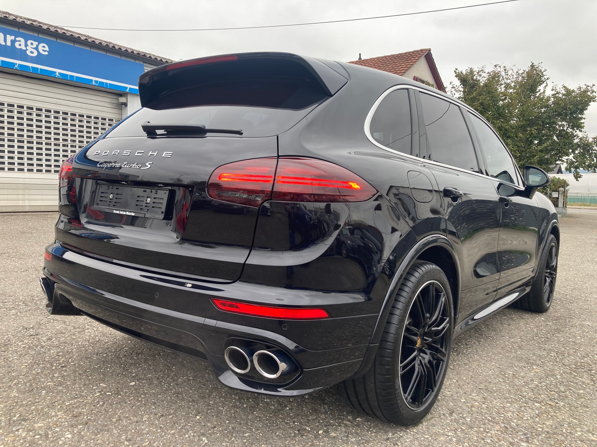 PORSCHE Cayenne Turbo S MY 2017-image-5