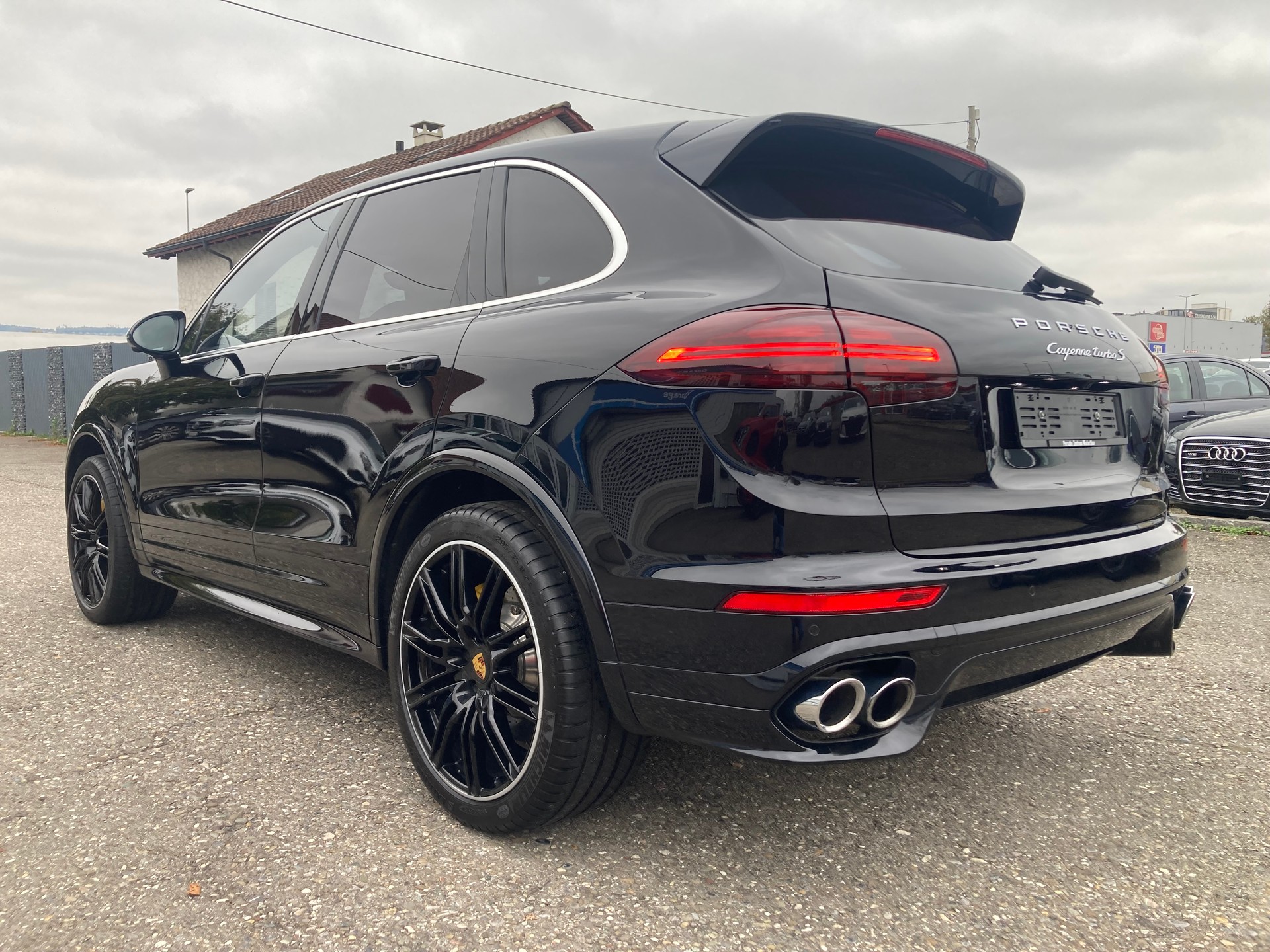 PORSCHE Cayenne Turbo S MY 2017-image-4