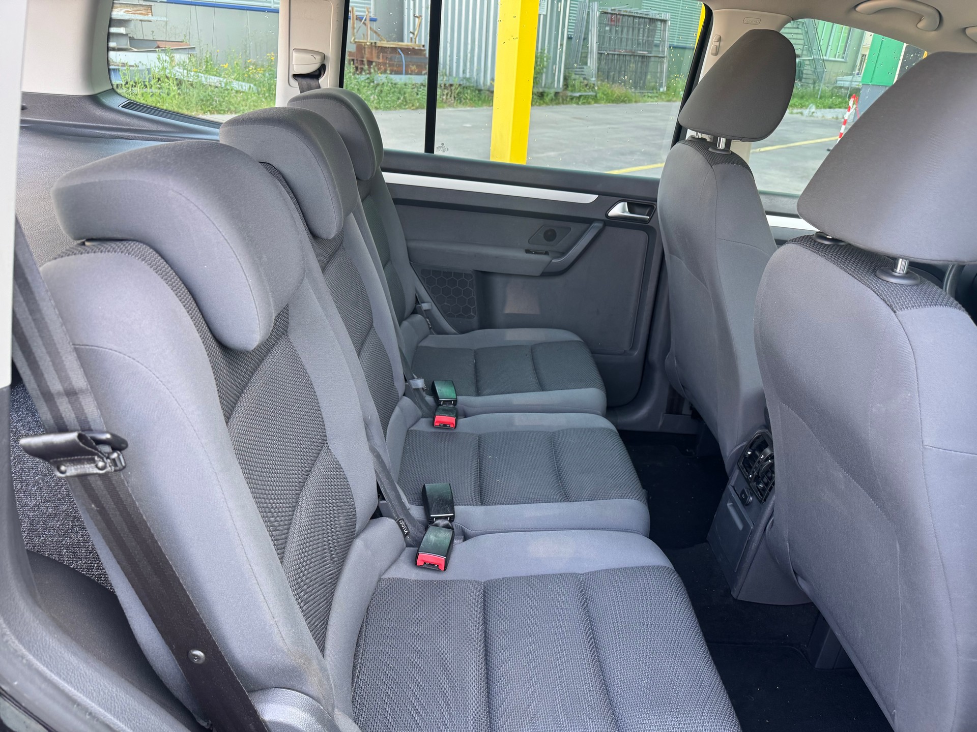 VW Touran 1.6 TDI BlueMotion Technology Trendline-image-9