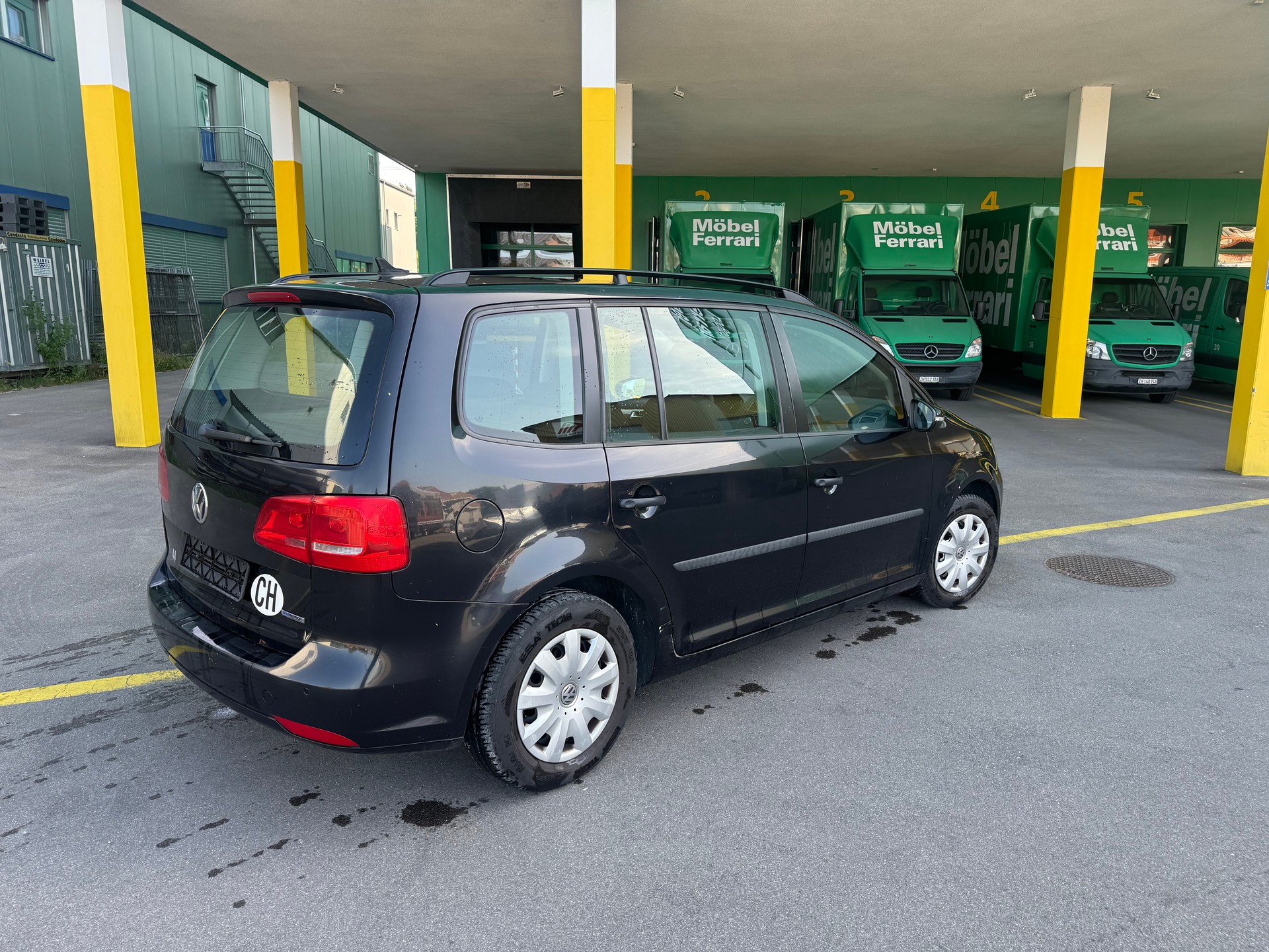 VW Touran 1.6 TDI BlueMotion Technology Trendline-image-5