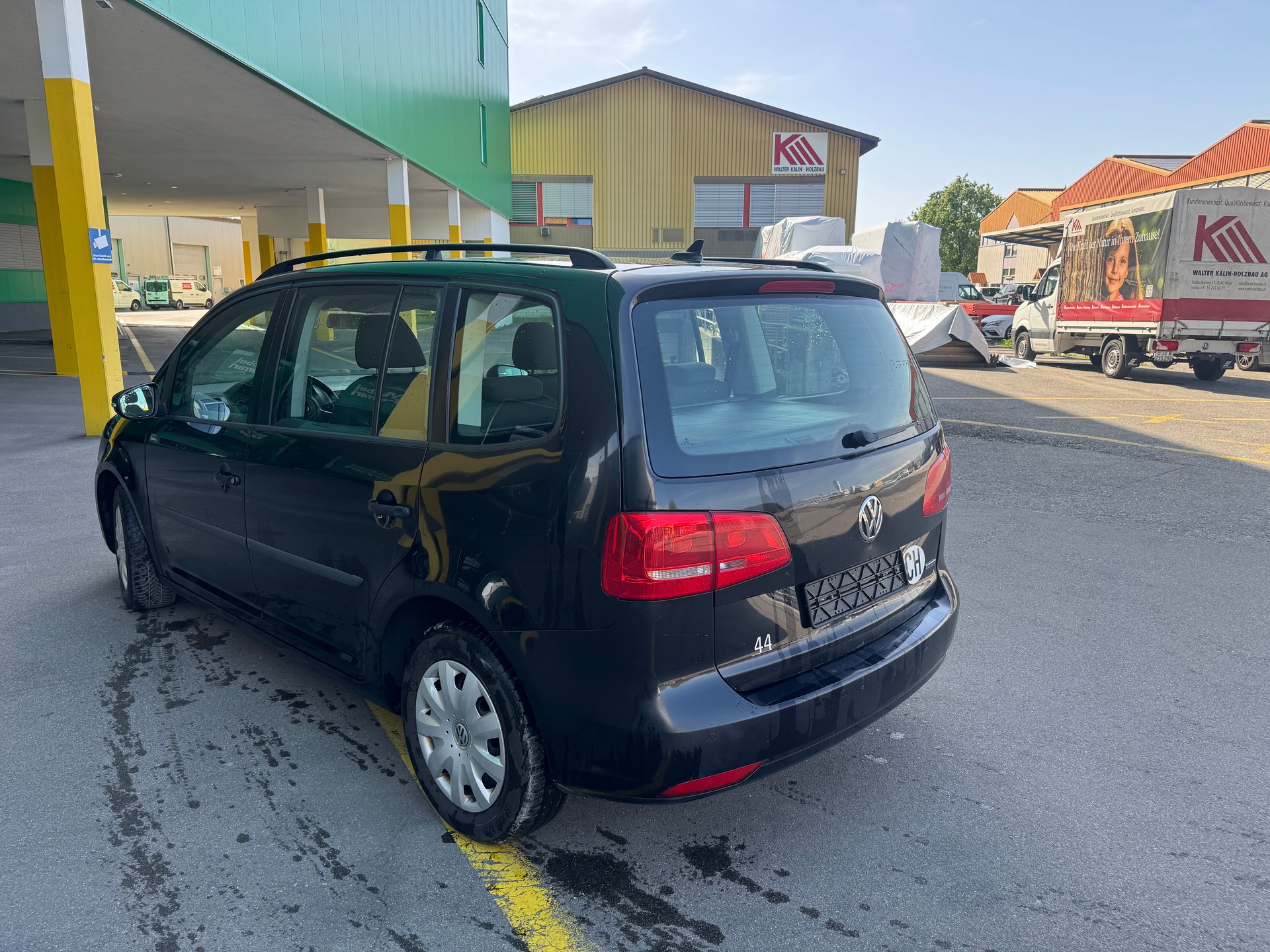 VW Touran 1.6 TDI BlueMotion Technology Trendline-showroom-element-3