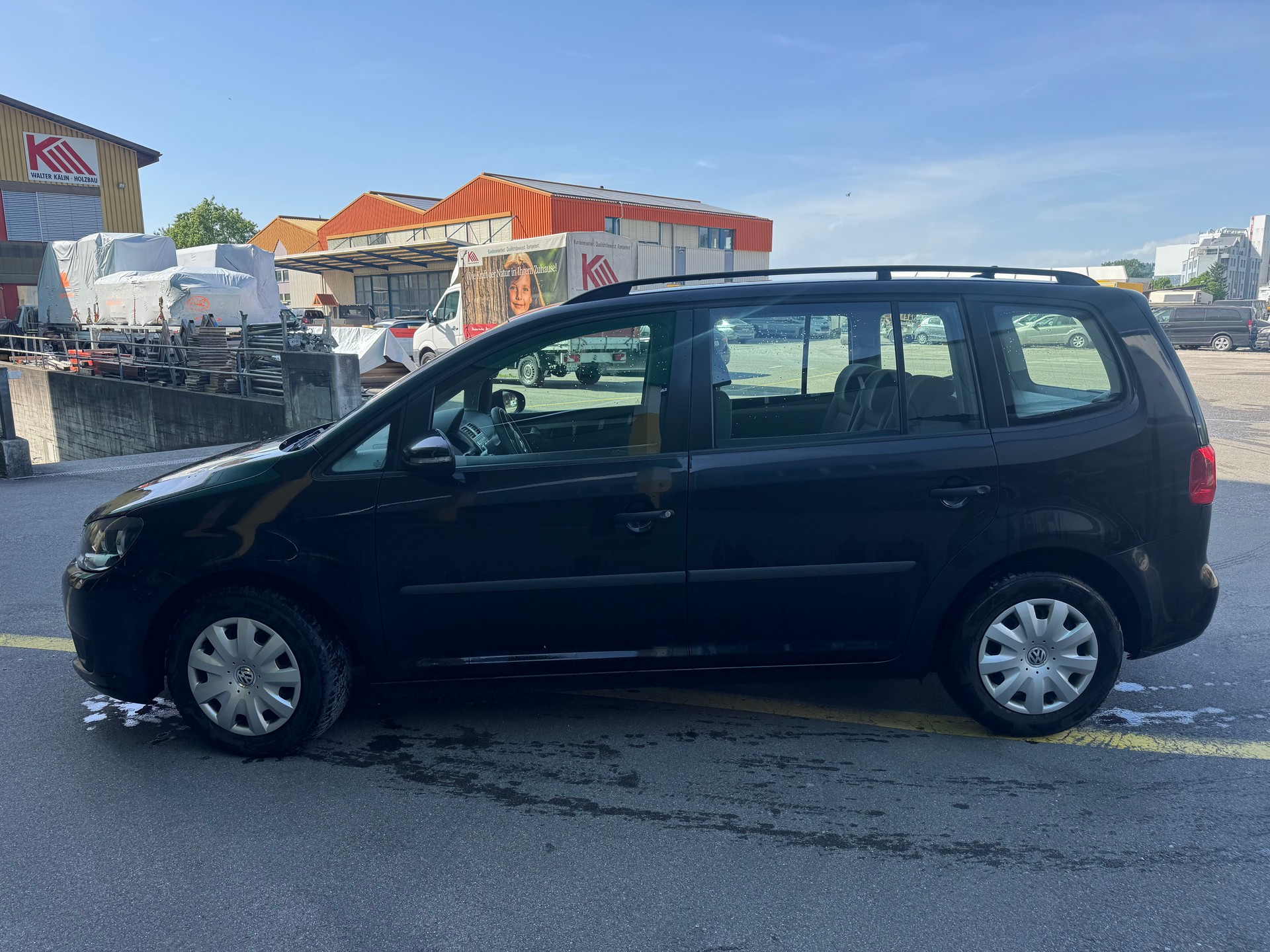 VW Touran 1.6 TDI BlueMotion Technology Trendline-showroom-element-2