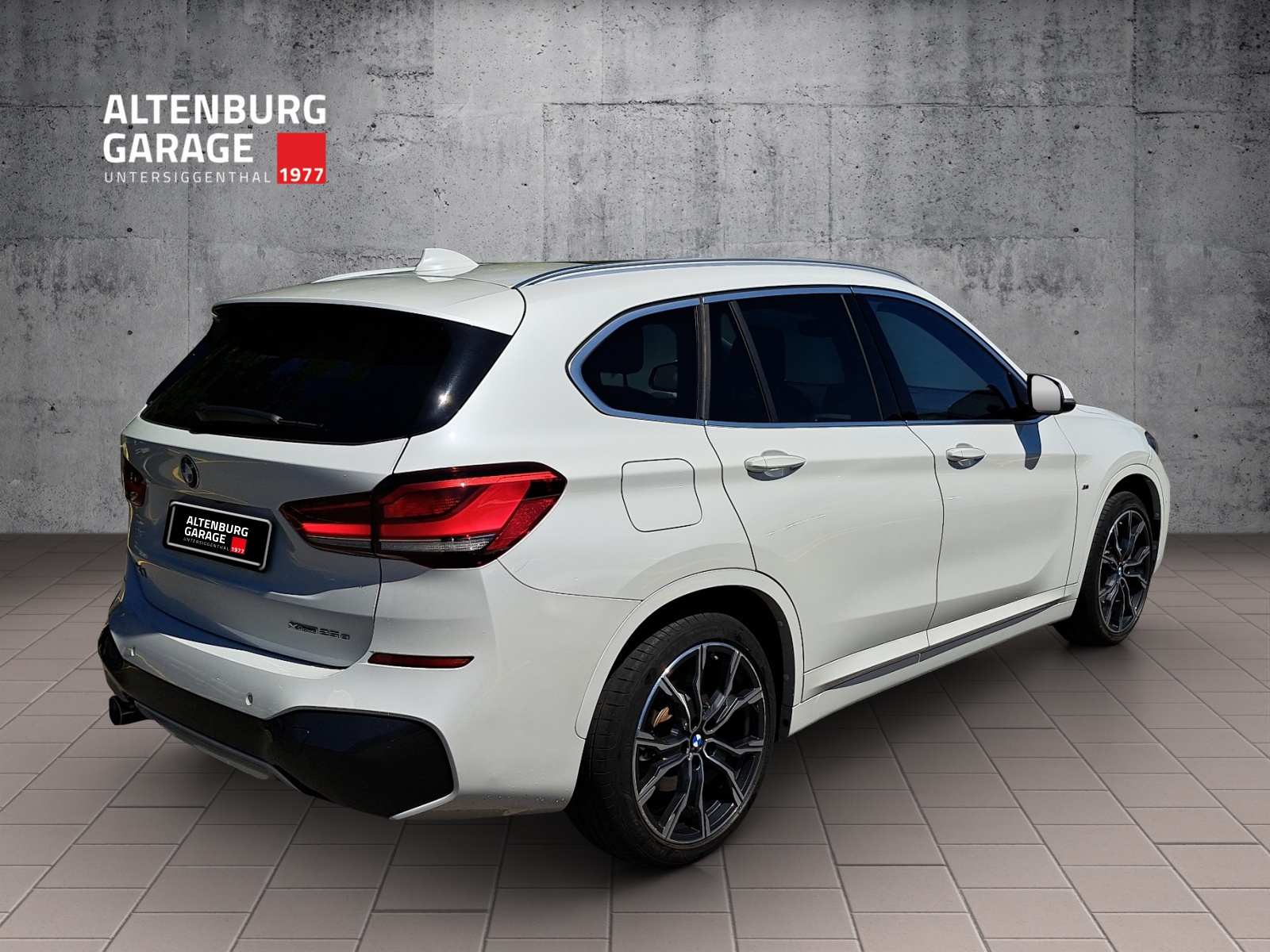 BMW X1 xDrive 25e Pack M-Sport-image-4