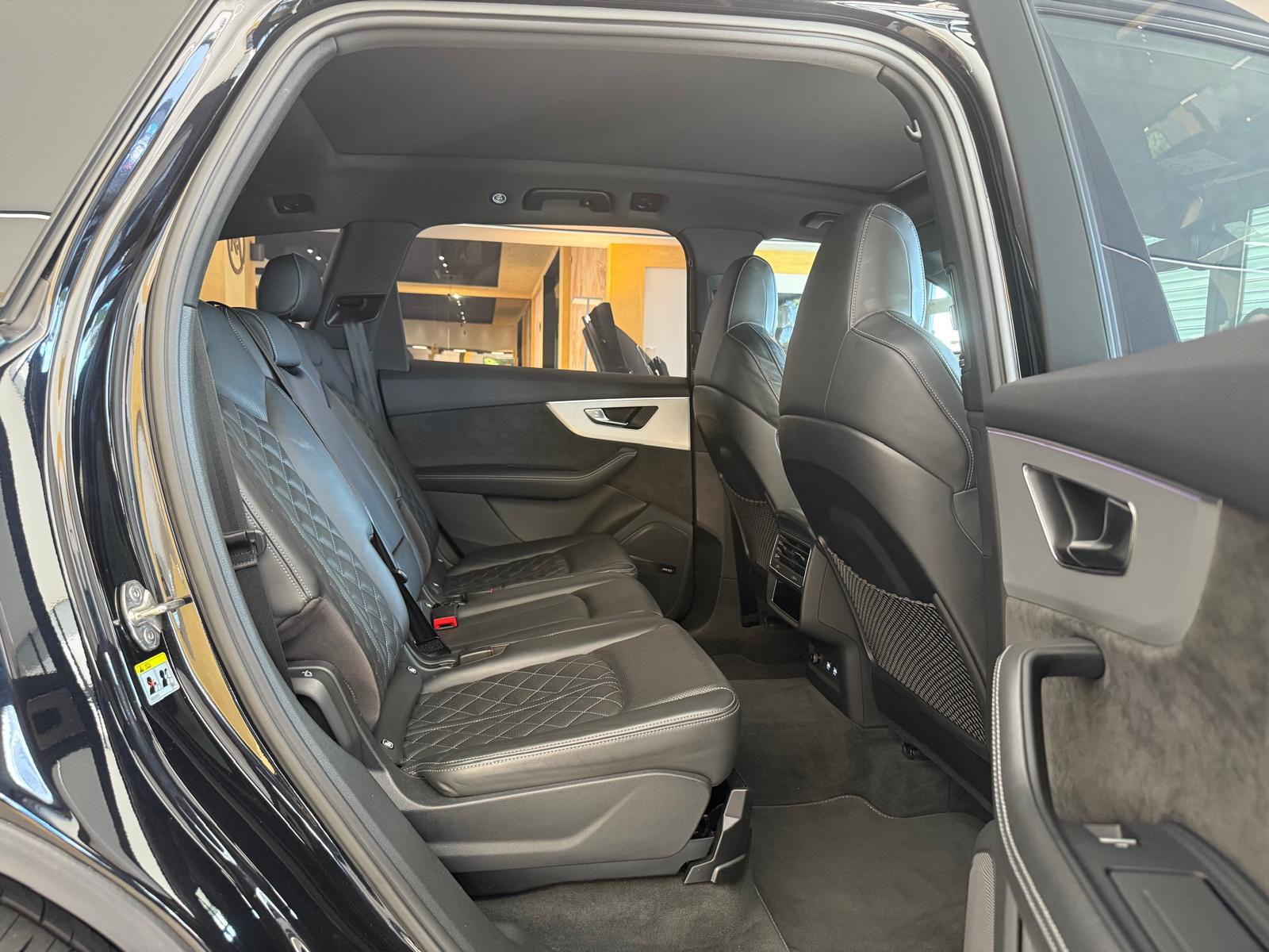 AUDI Q7 50 TDI quattro S Line tiptronic-image-17