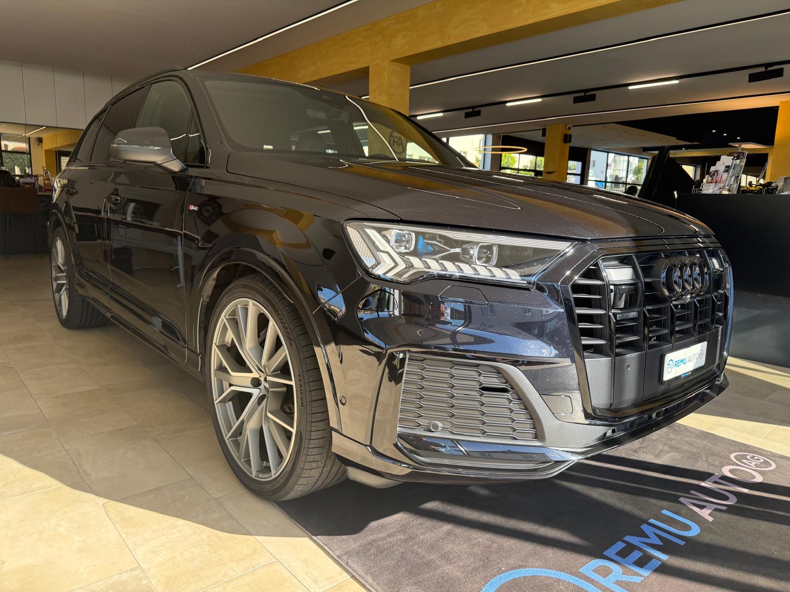 AUDI Q7 50 TDI quattro S Line tiptronic-image-0