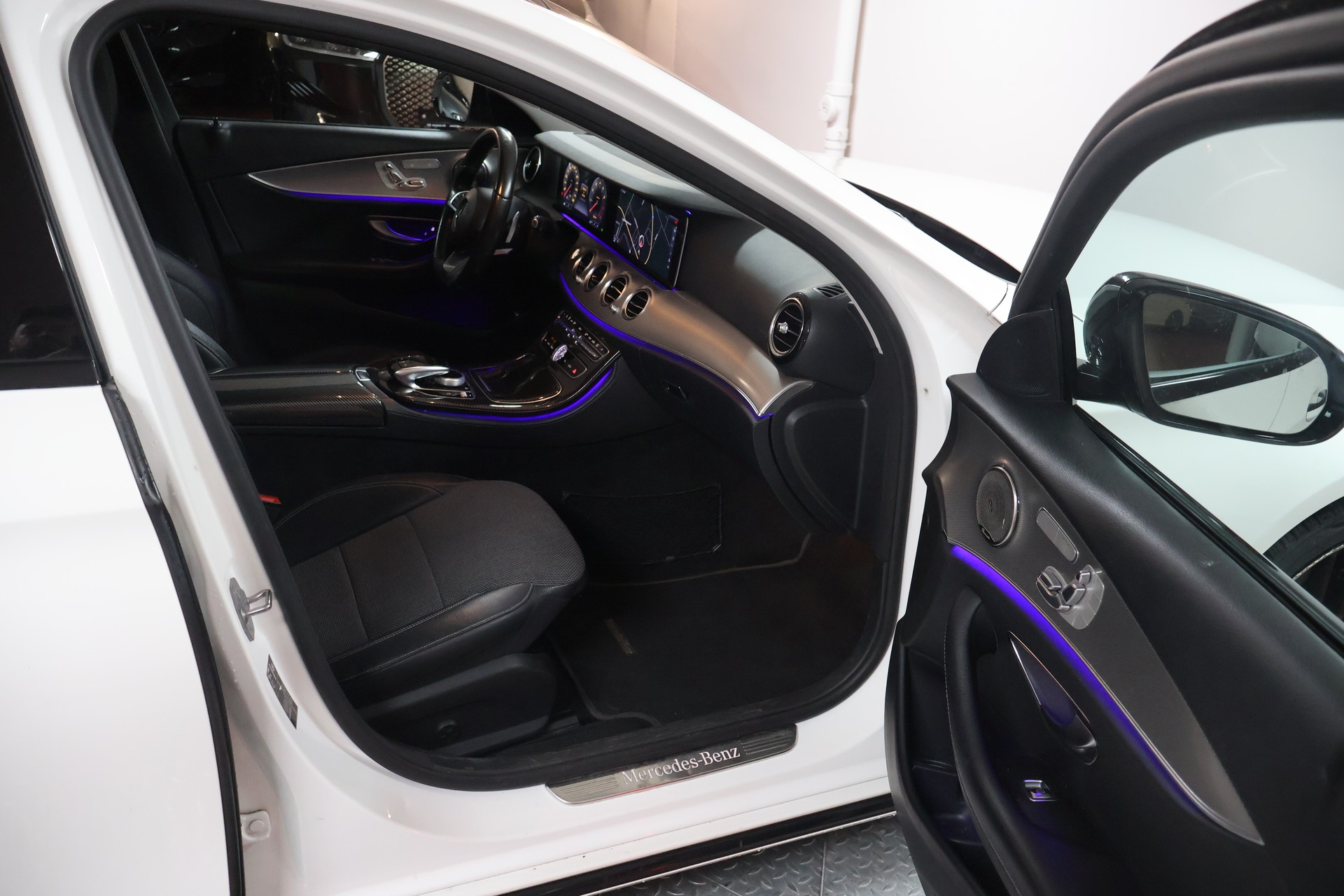 MERCEDES-BENZ E 200 9G-Tronic-image-12