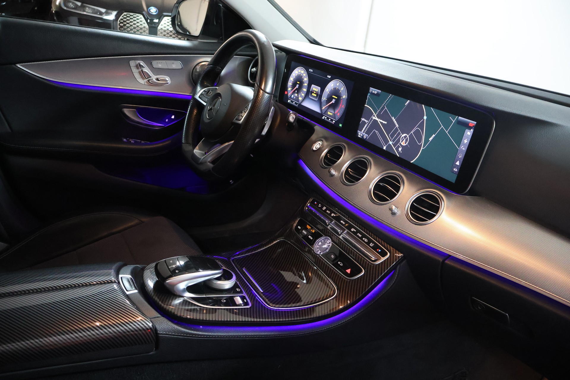 MERCEDES-BENZ E 200 9G-Tronic-image-11