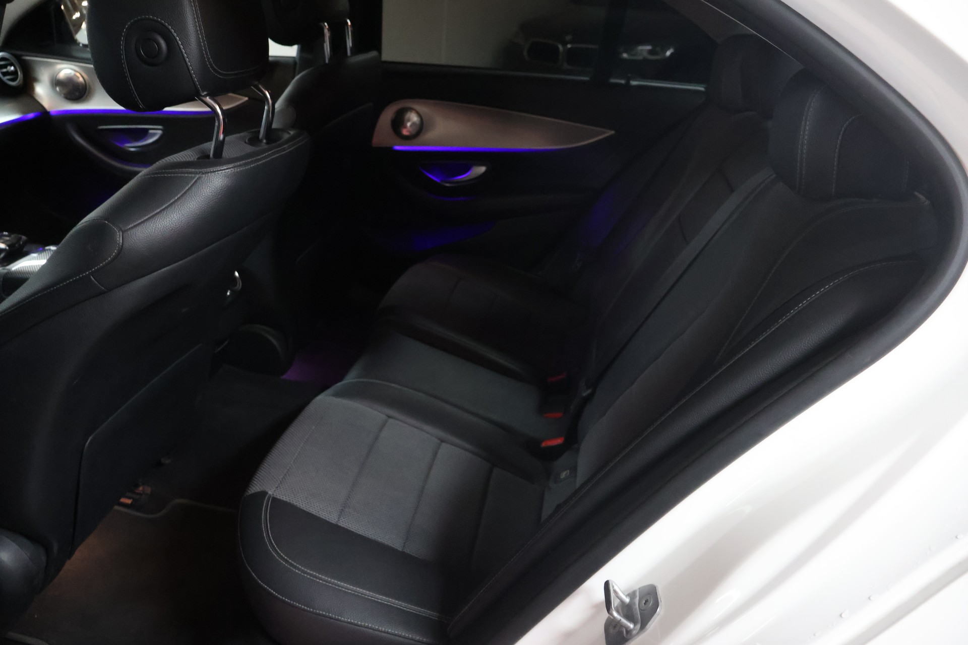 MERCEDES-BENZ E 200 9G-Tronic-image-17