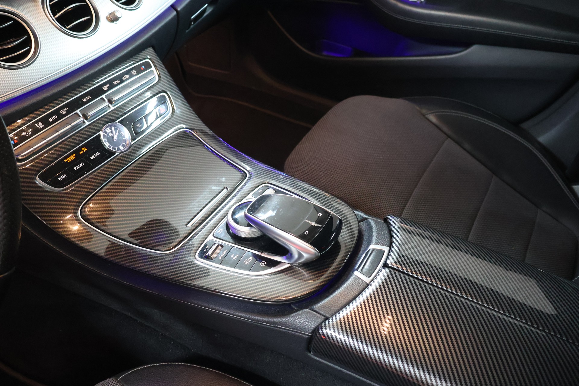 MERCEDES-BENZ E 200 9G-Tronic-image-9