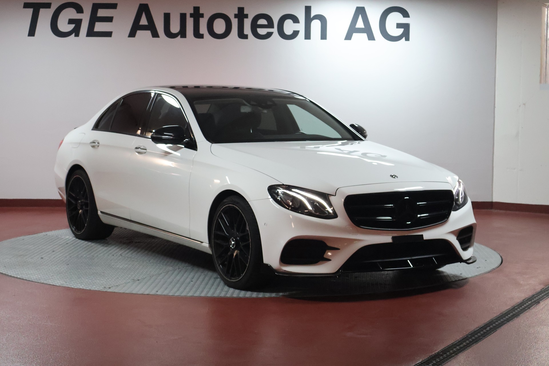 MERCEDES-BENZ E 200 9G-Tronic-image-2