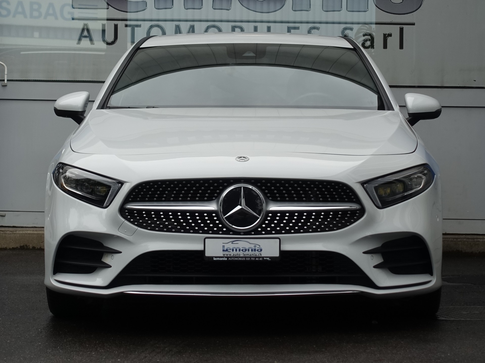 MERCEDES-BENZ A 200 Style 7G-DCT-image-2