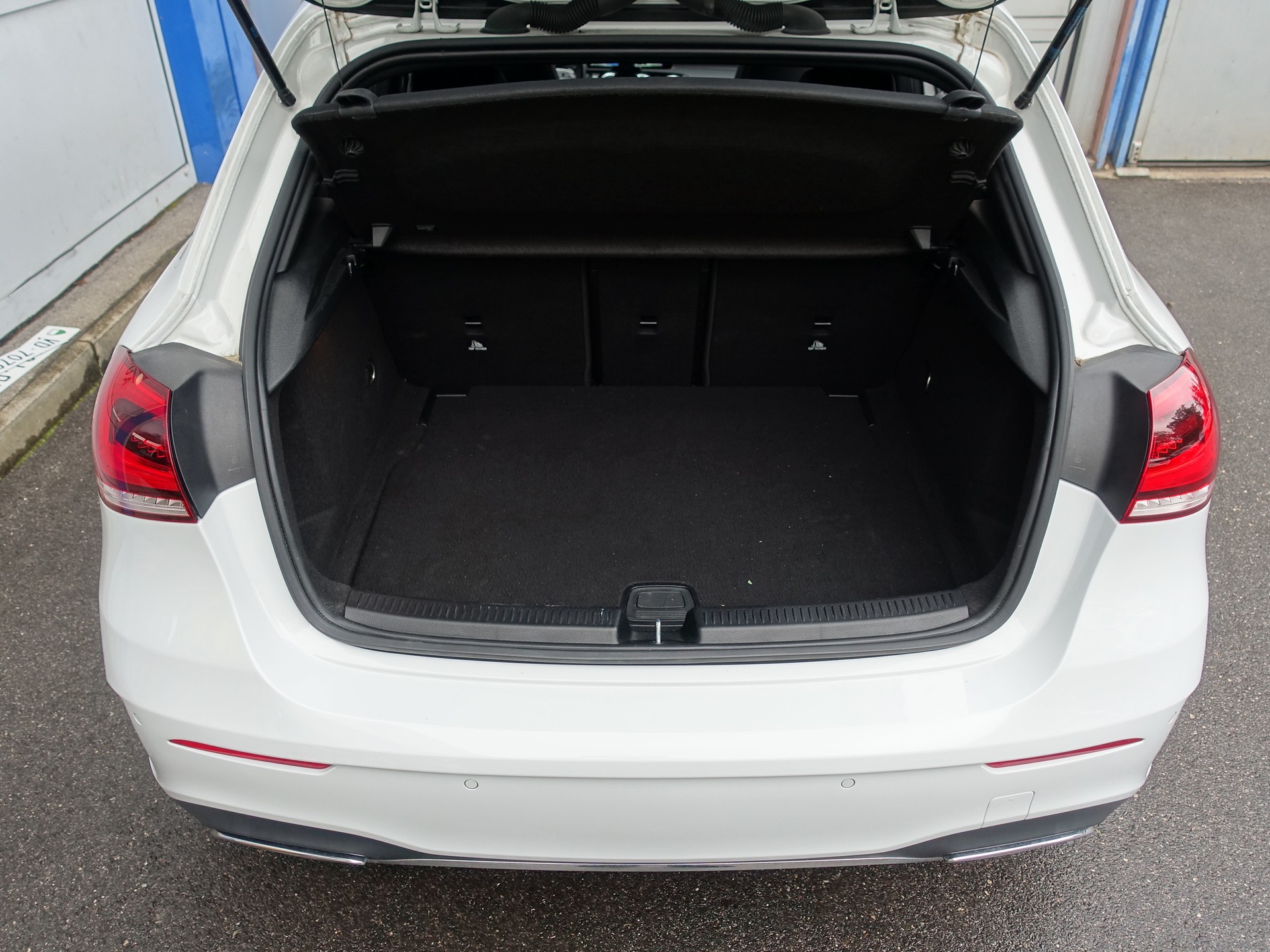 MERCEDES-BENZ A 200 Style 7G-DCT-image-15