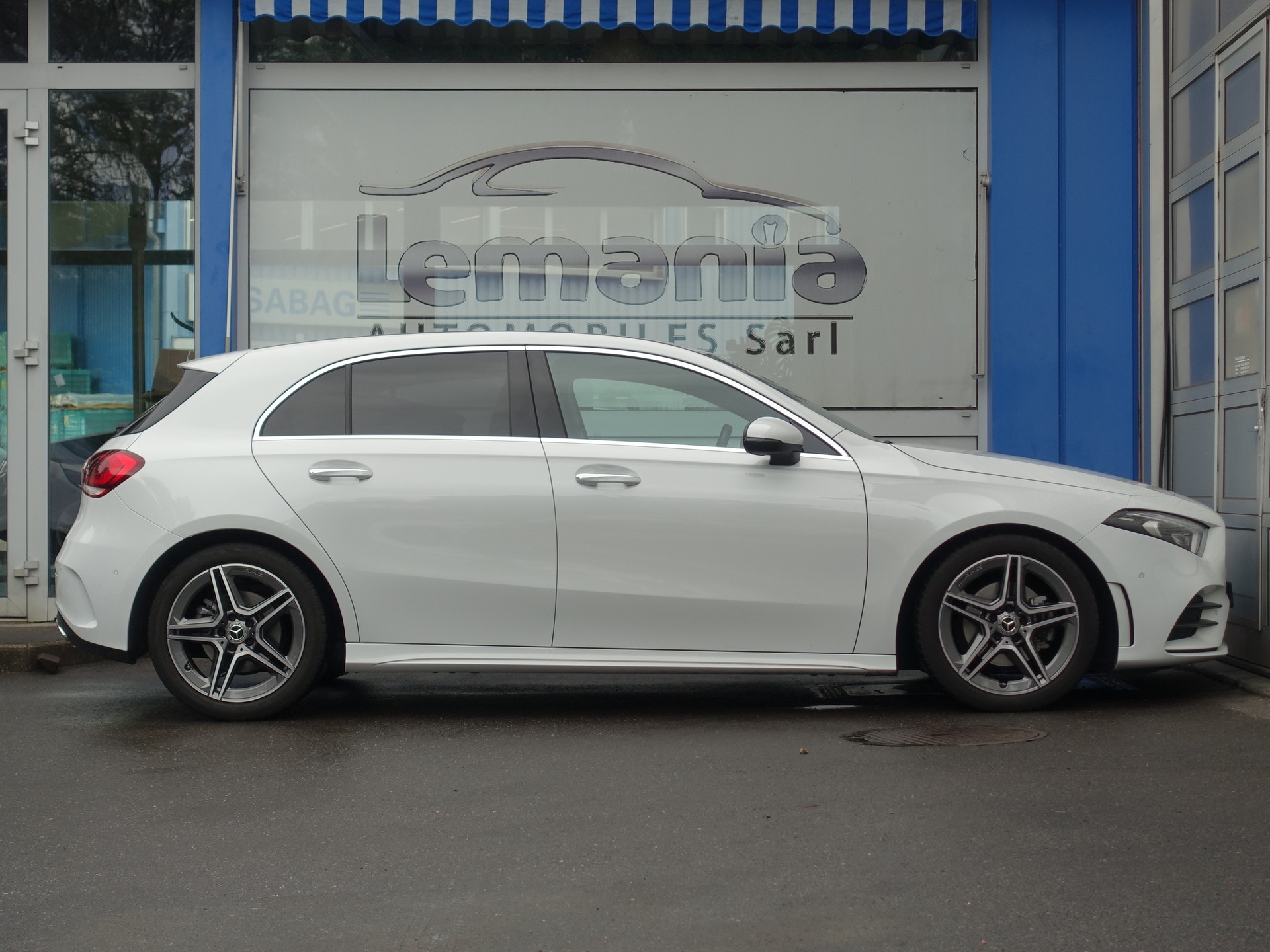 MERCEDES-BENZ A 200 Style 7G-DCT-image-7