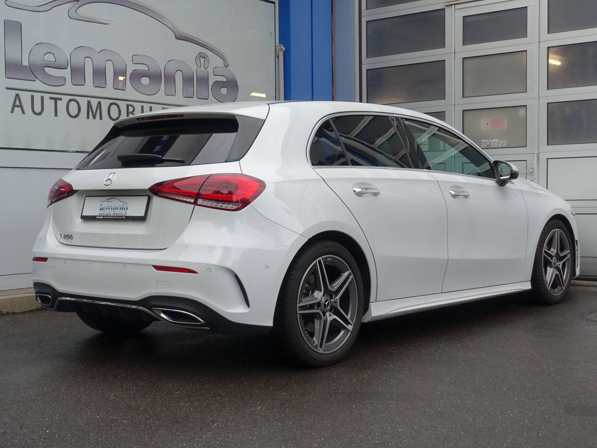 MERCEDES-BENZ A 200 Style 7G-DCT-image-4