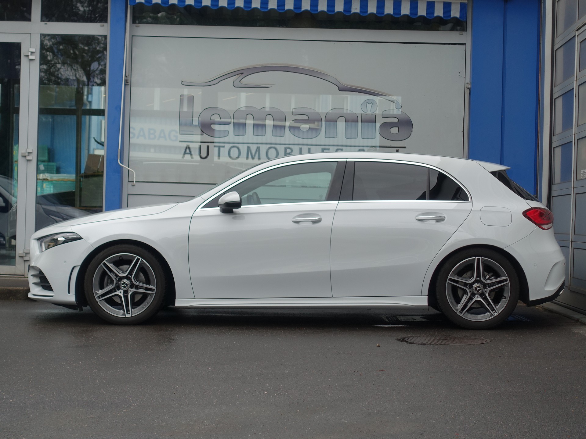 MERCEDES-BENZ A 200 Style 7G-DCT-image-6