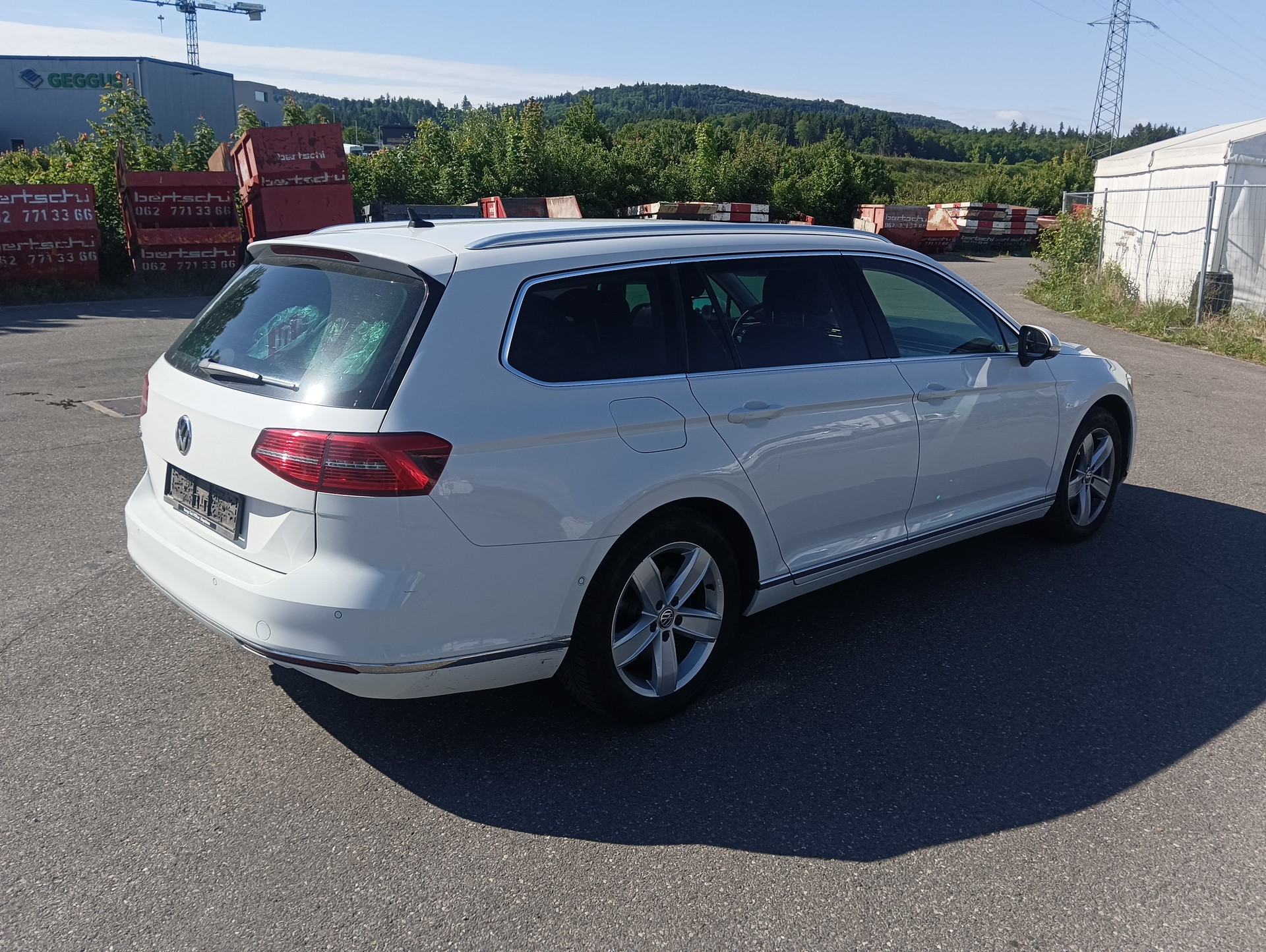 VW Passat Variant 2.0 TDI BMT Highline DSG 4Motion-image-4