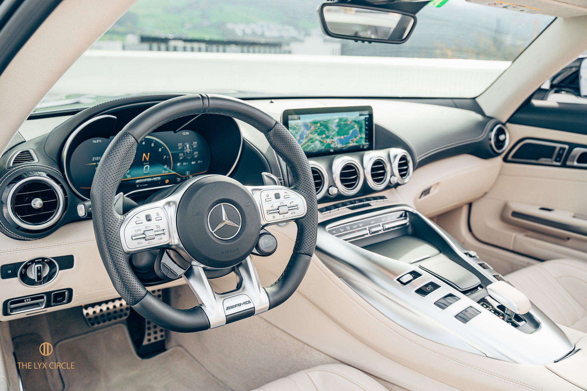 MERCEDES-BENZ AMG GT Roadster Speedshift DCT-image-13