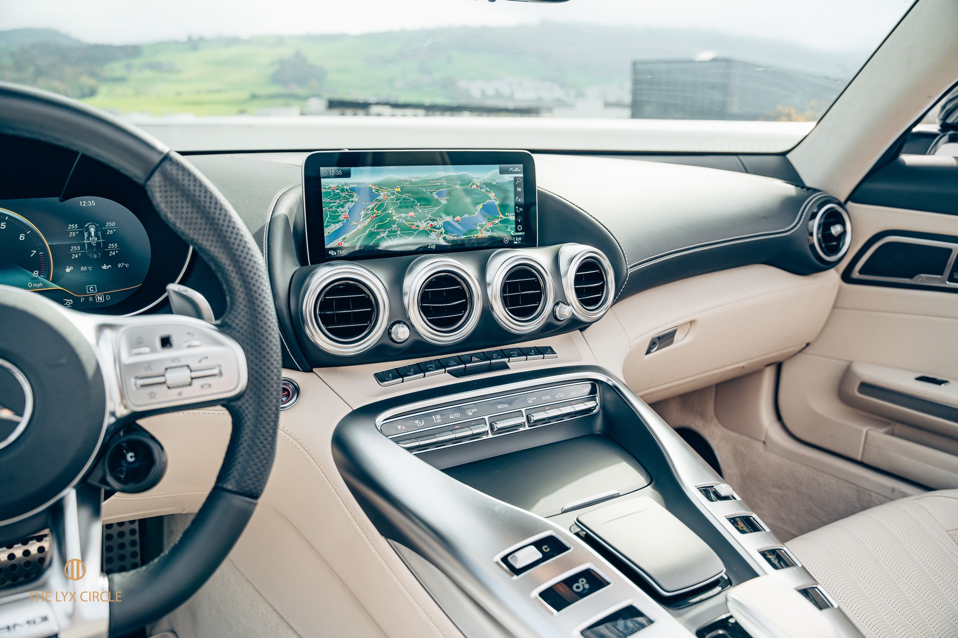 MERCEDES-BENZ AMG GT Roadster Speedshift DCT-image-14