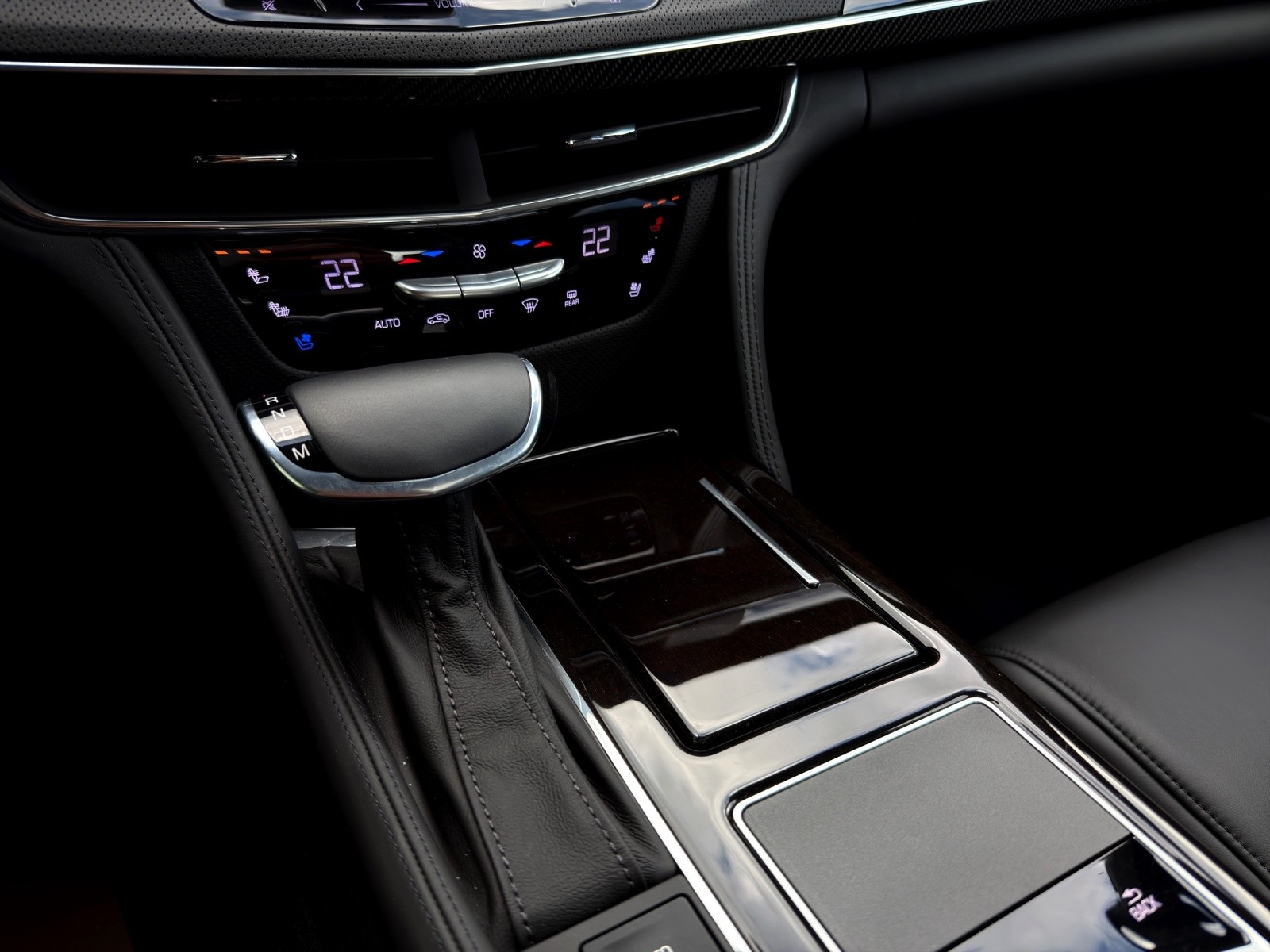 CADILLAC CT6 3.0 Twin Turbo Platinum-image-19