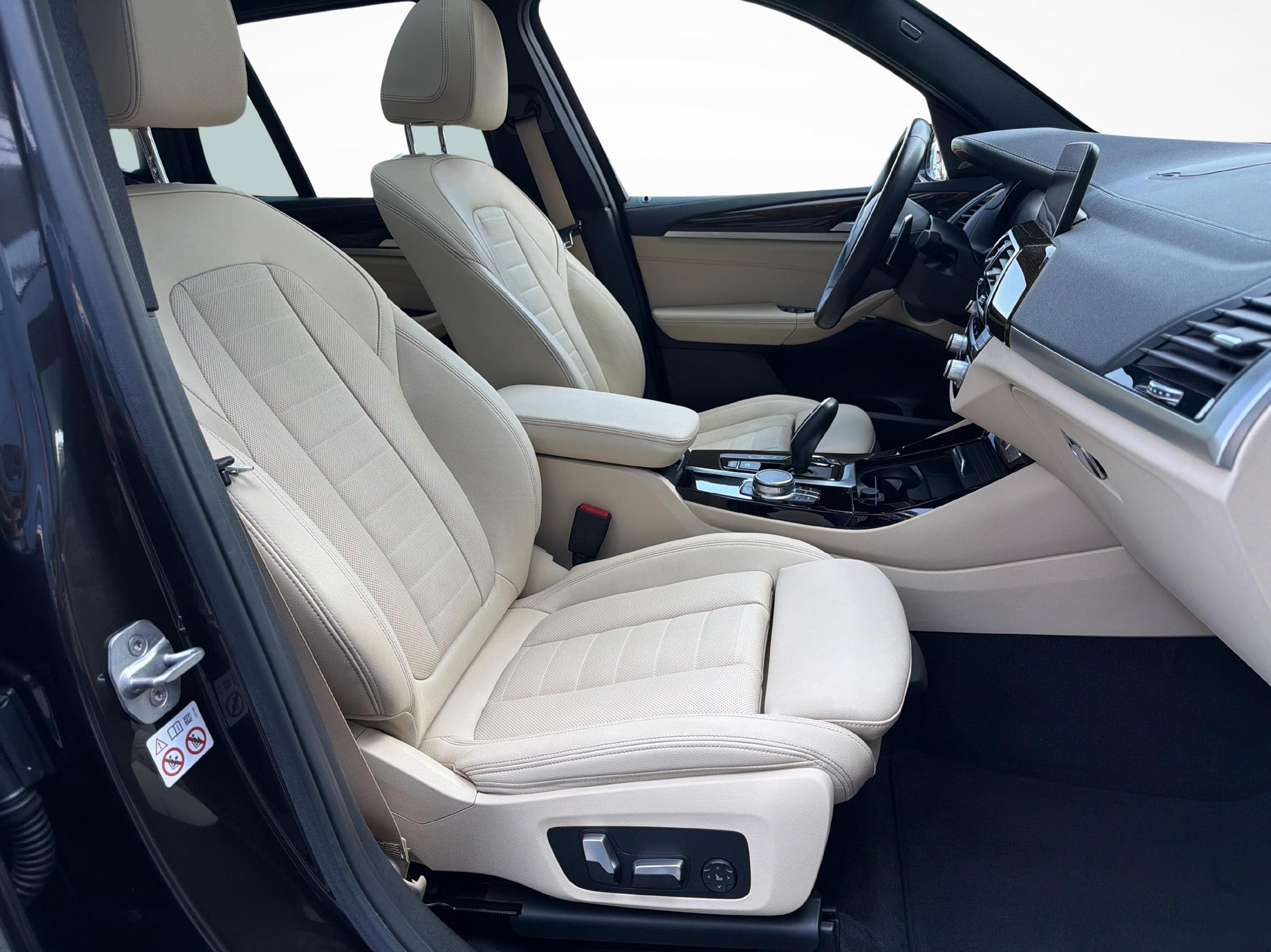 BMW X3 M40i-image-11