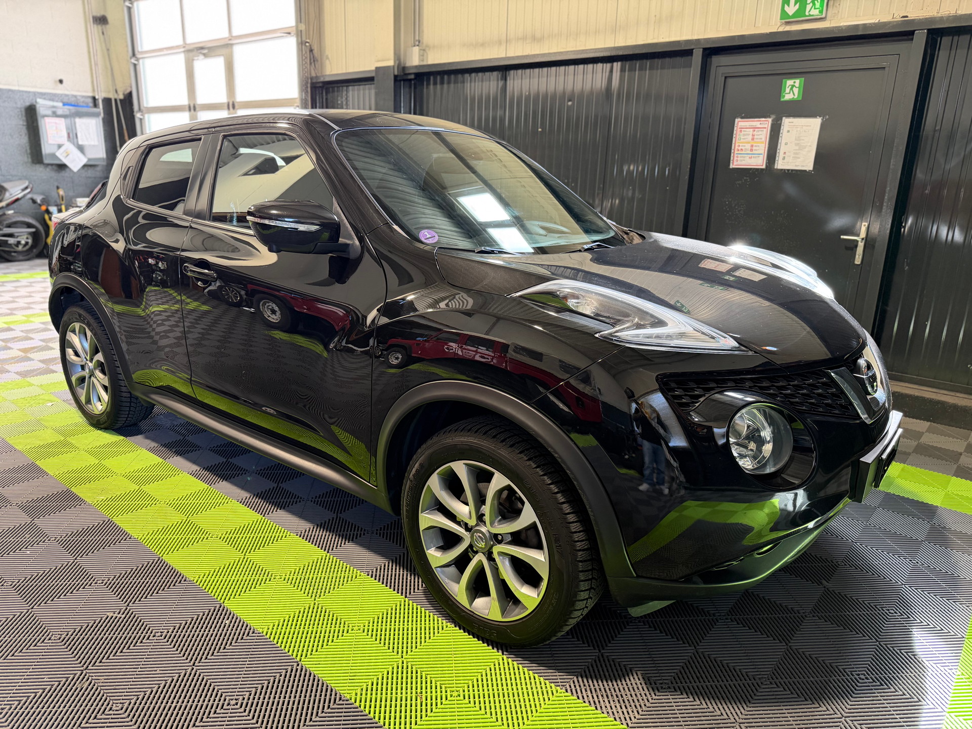 NISSAN Juke 1.6 DIG-T N-Connecta 4x4 Xtronic M-CVT-image-1
