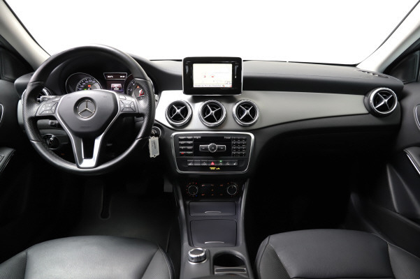 MERCEDES-BENZ GLA 200 Night Star-image-9