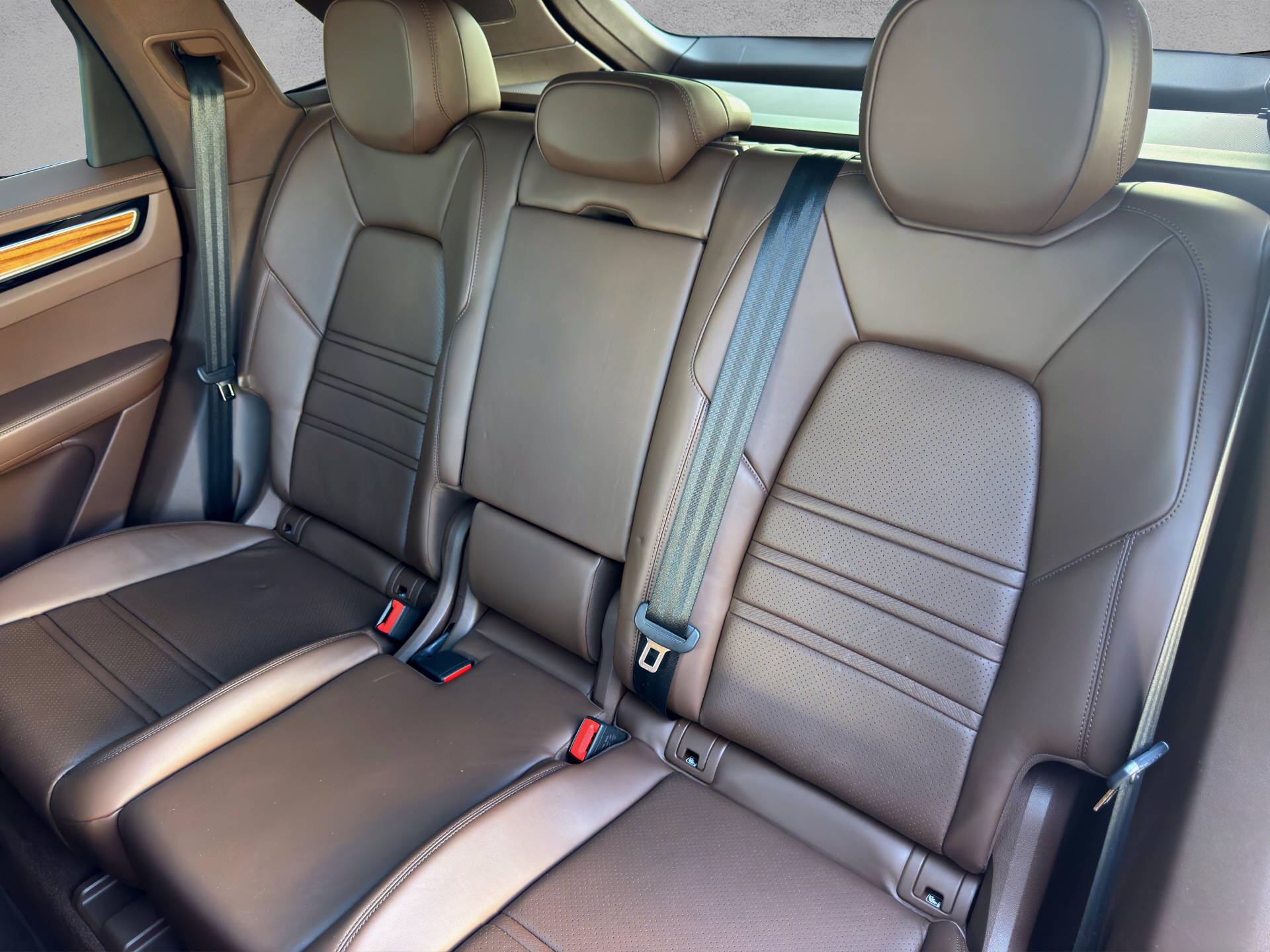 PORSCHE Cayenne-image-12