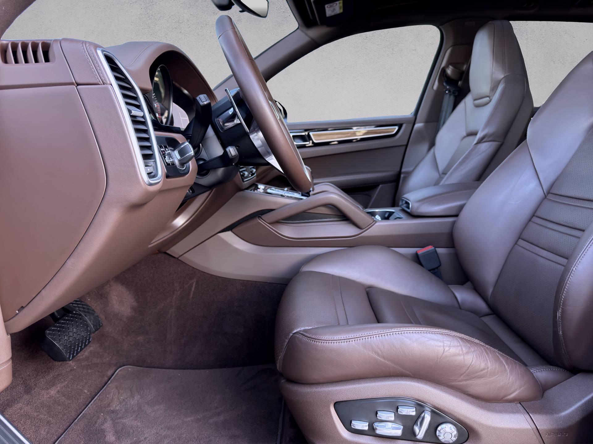PORSCHE Cayenne-image-6