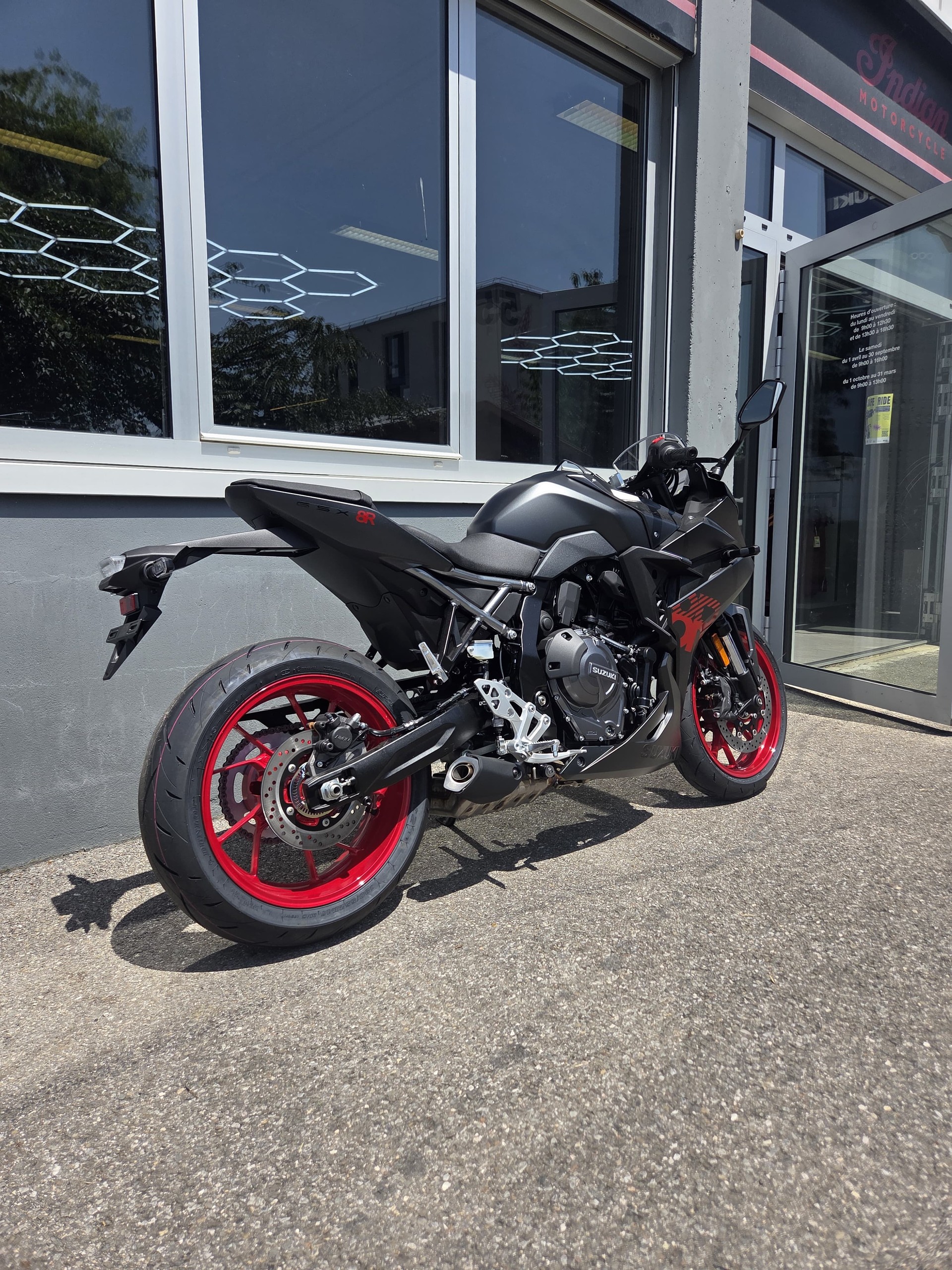 SUZUKI GSX 8 R-image-4