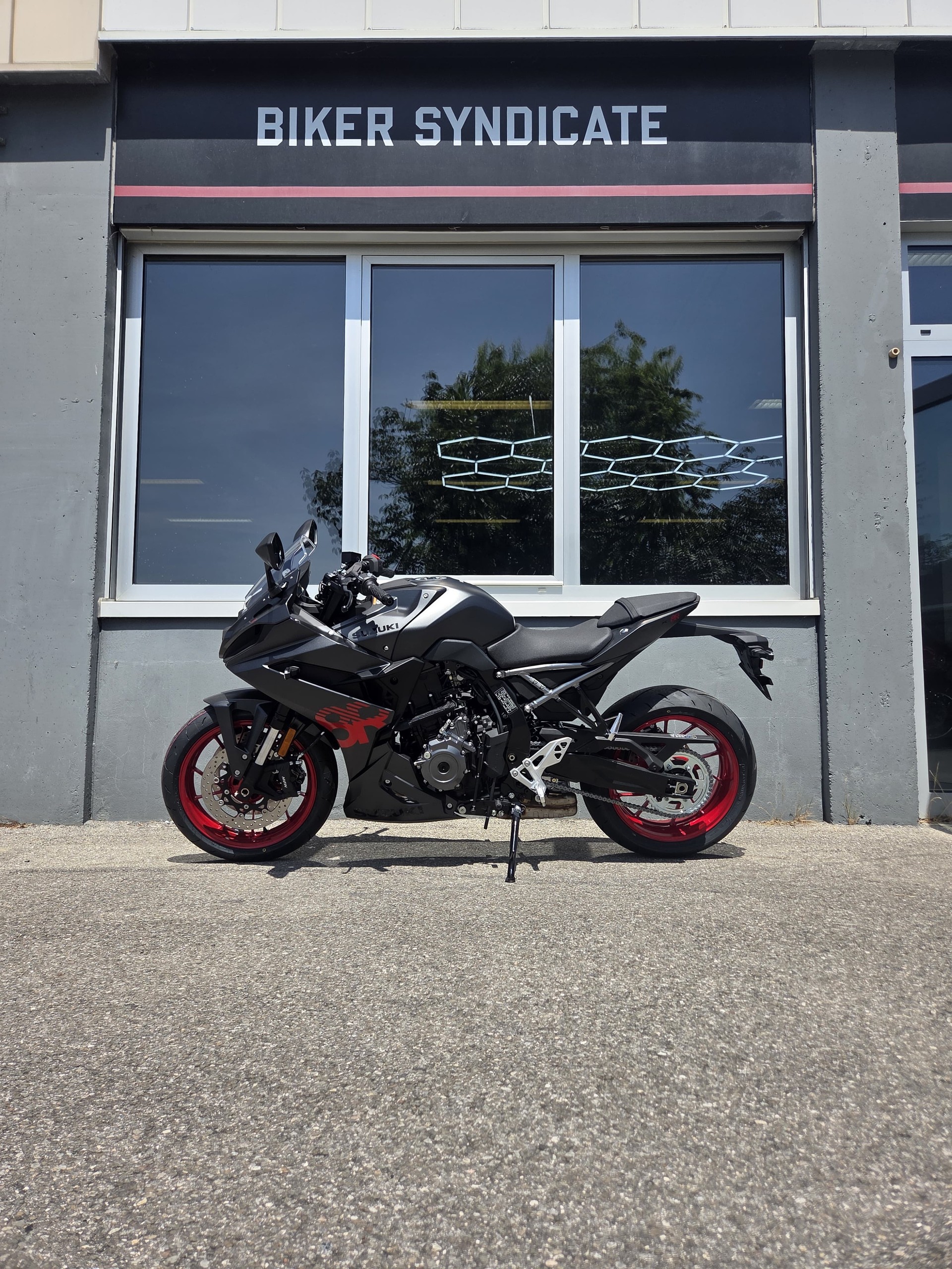 SUZUKI GSX 8 R-image-1
