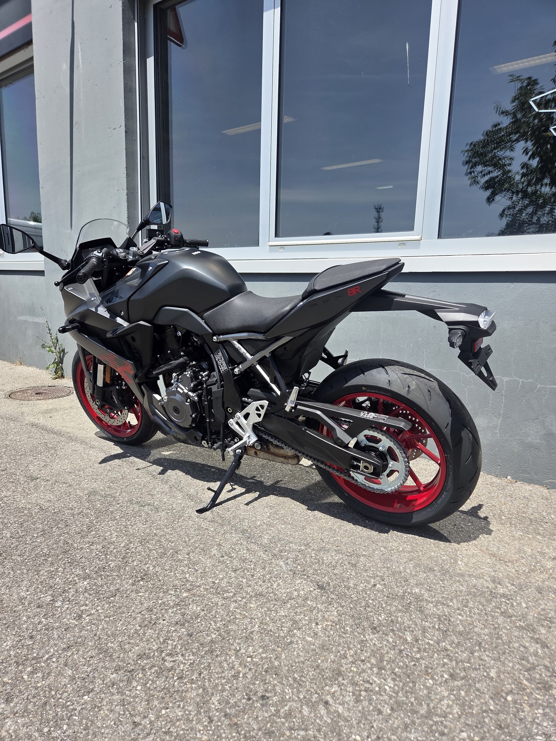 SUZUKI GSX 8 R-image-3