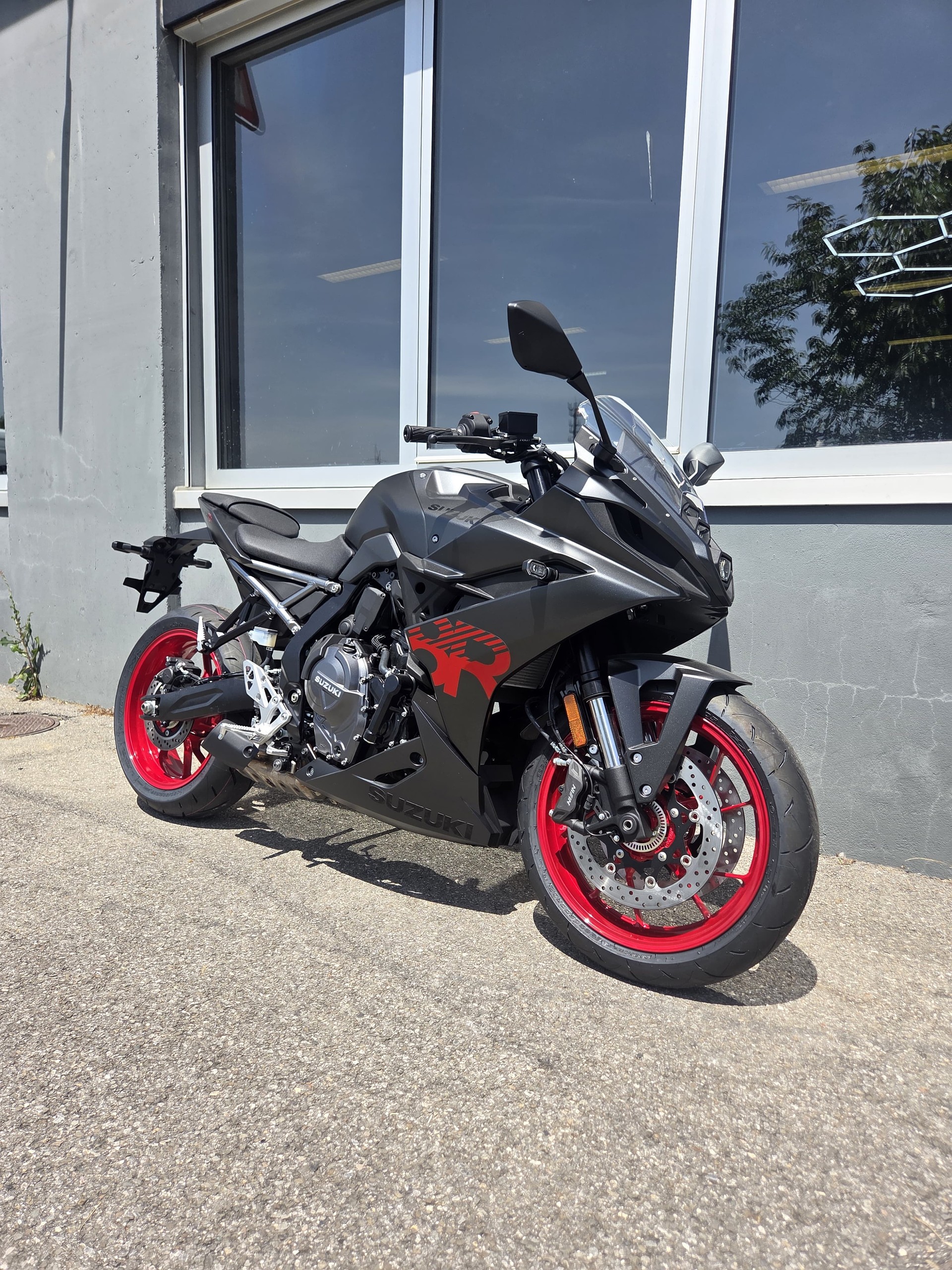 SUZUKI GSX 8 R-image-2