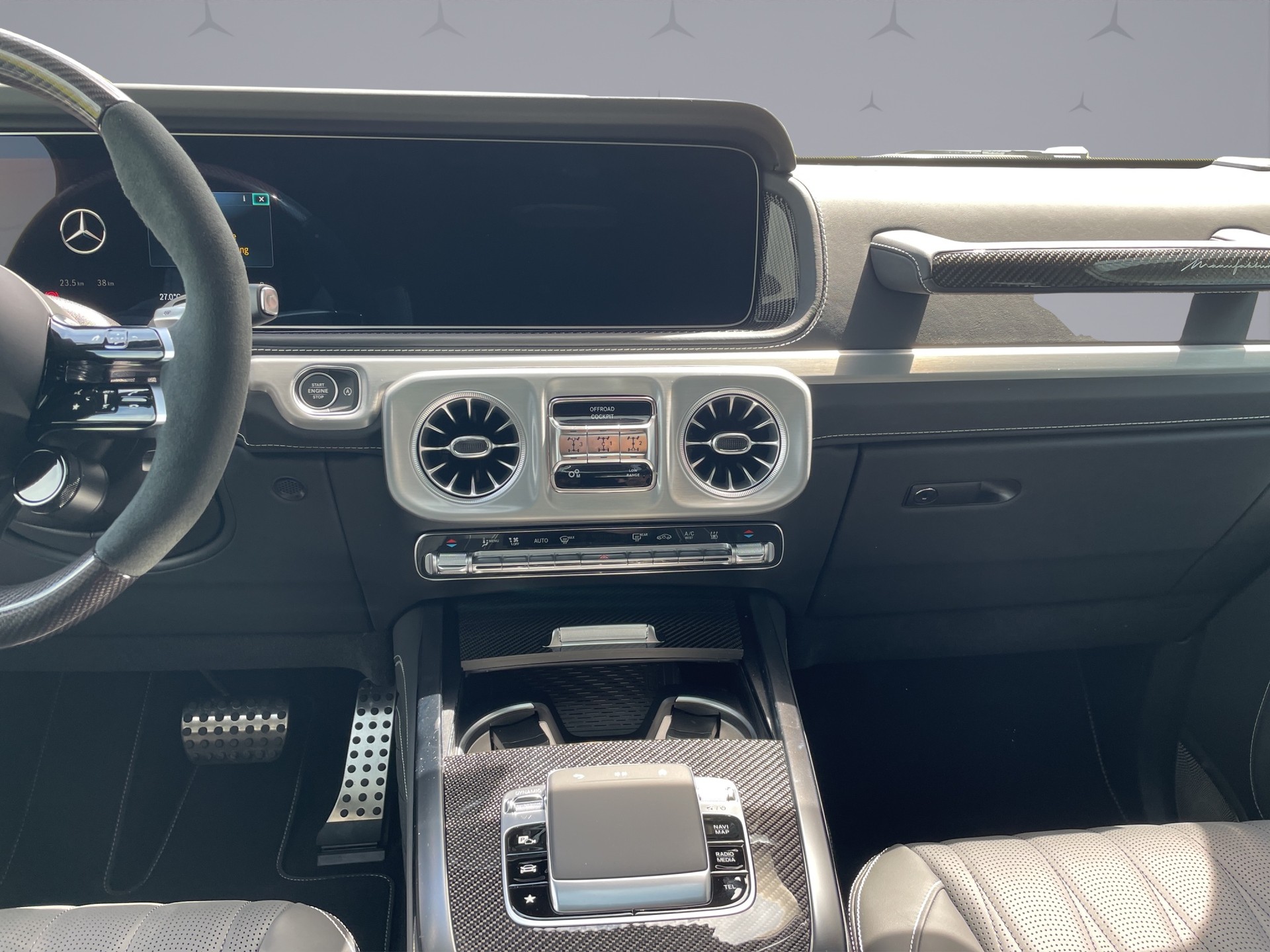 MERCEDES-BENZ G 63 AMG-image-14