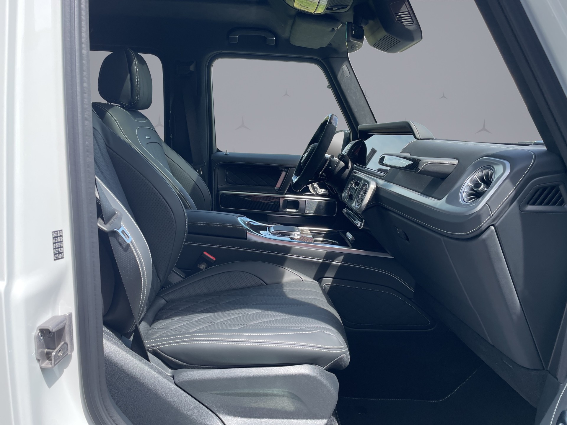 MERCEDES-BENZ G 63 AMG-image-16
