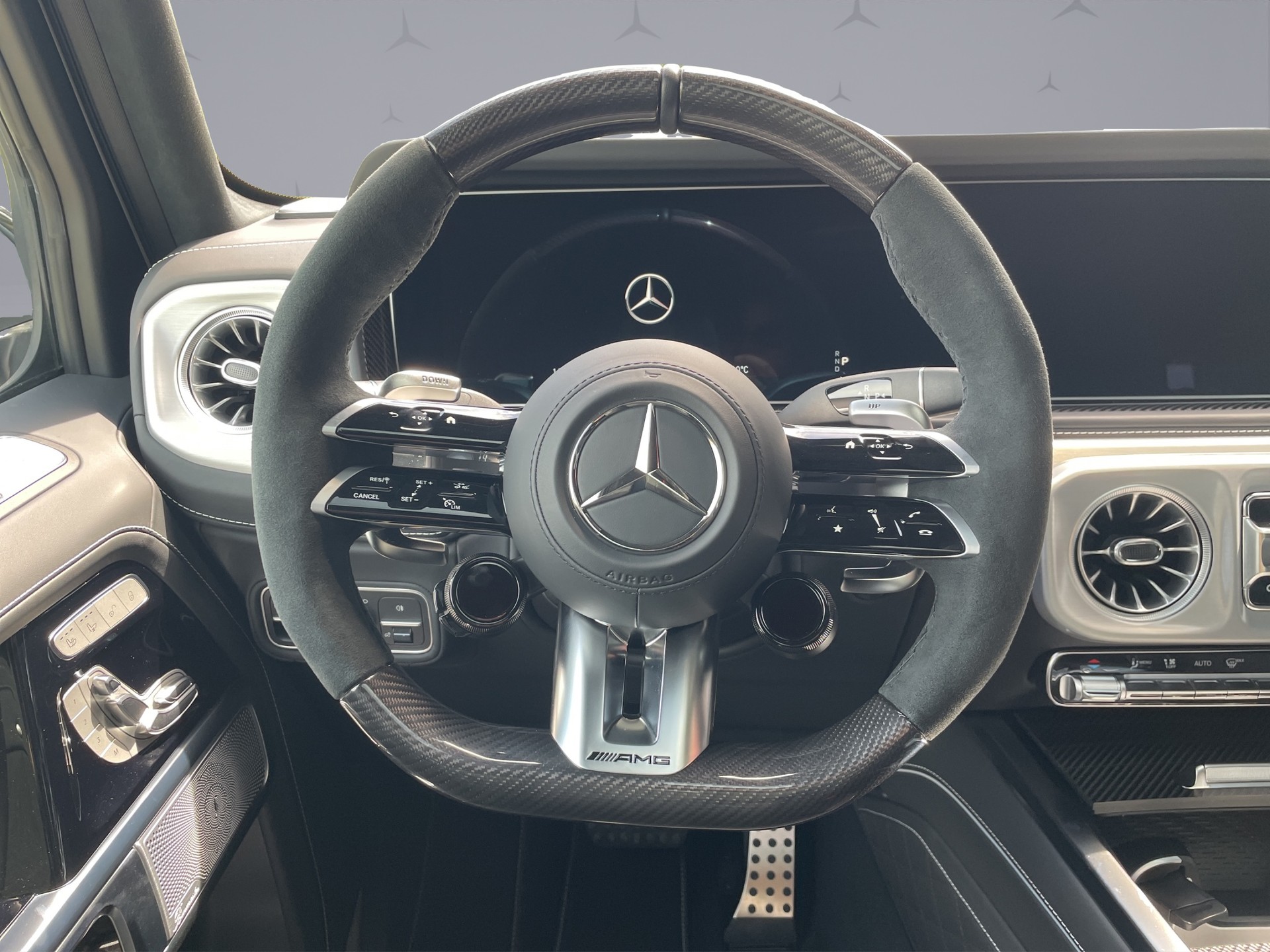 MERCEDES-BENZ G 63 AMG-image-11